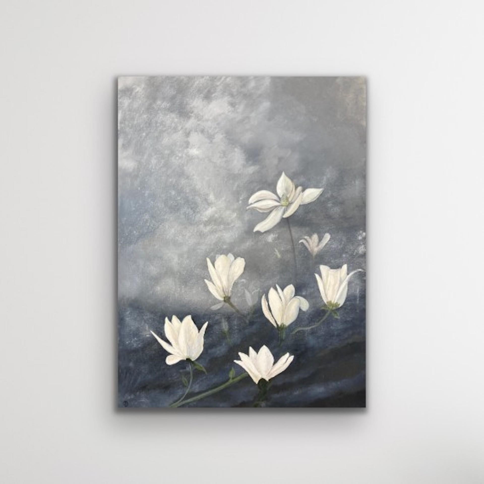 Magnolia In The Mist, Gemma Bedford, peinture originale, nature morte florale en vente 2