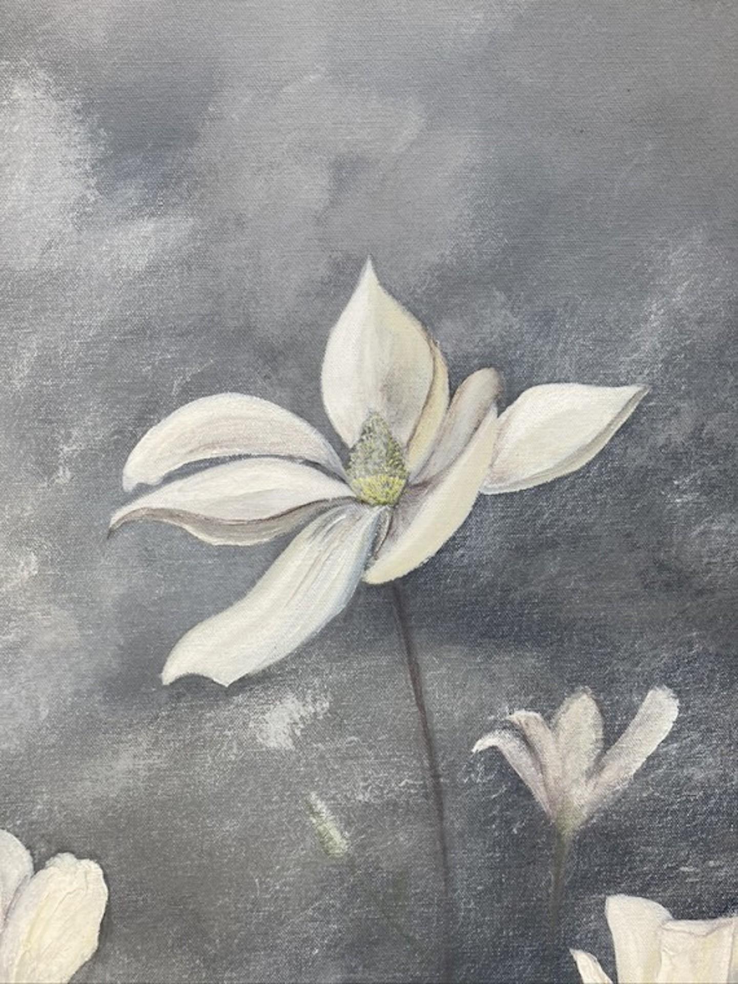 Magnolia In The Mist, Gemma Bedford, peinture originale, nature morte florale en vente 5