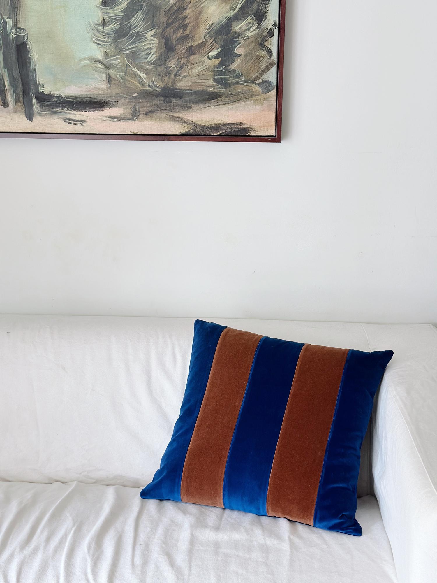 Modern GEMMA Blue Camel & DAISY Light Blue - Set of 4 Cotton Velvet Pillows For Sale