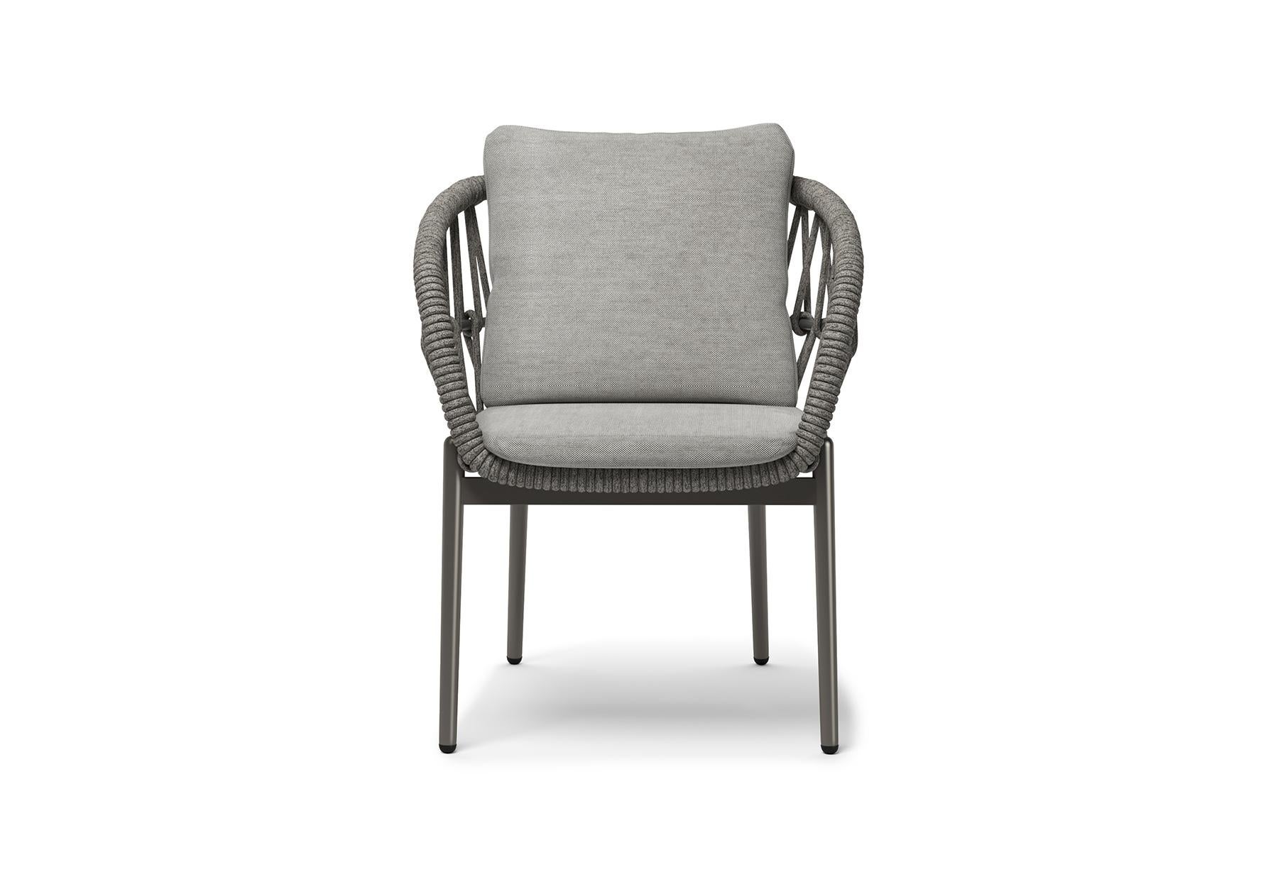 Gemma is a rope and aluminium garden chair.‎

The Gemma Collection is a powerful sketch, synthesizes its rounded lines and comfort, it incorporates the power of contrast into the entire design and deepens the open space experience.‎ The functional
