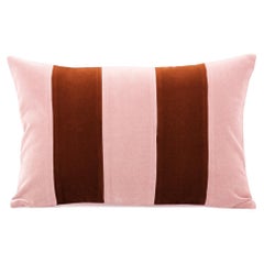 GEMMA II Cojín decorativo de terciopelo marrón y rosa de lujo hecho a mano