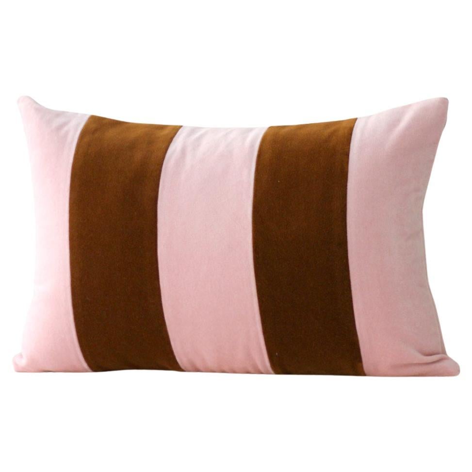 GEMMA II Coussin décoratif de luxe en velours marron et rose fait main