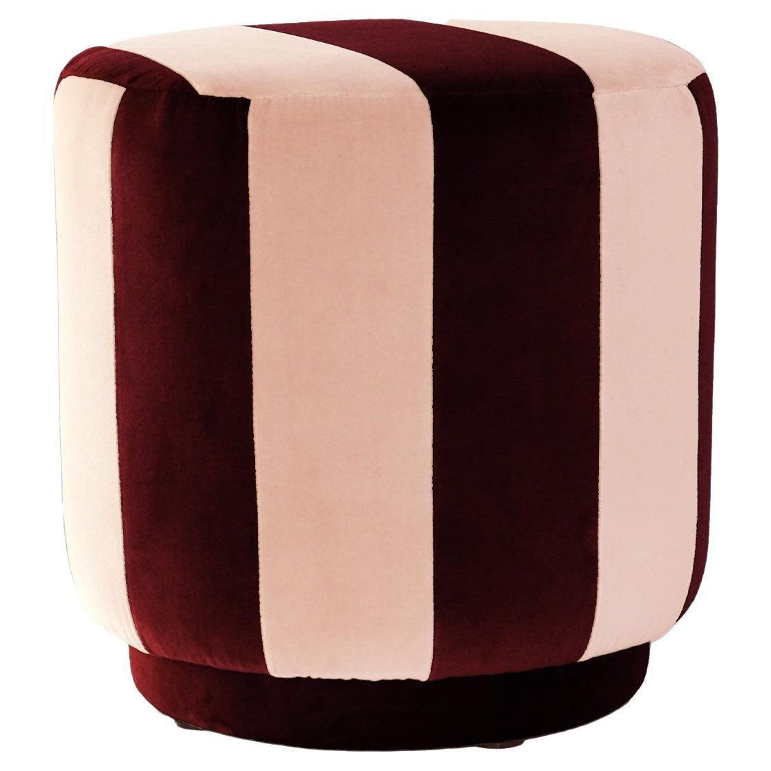 Pouf ottomano moderno organico a righe GEMMA in velluto bordeaux scuro e nudo