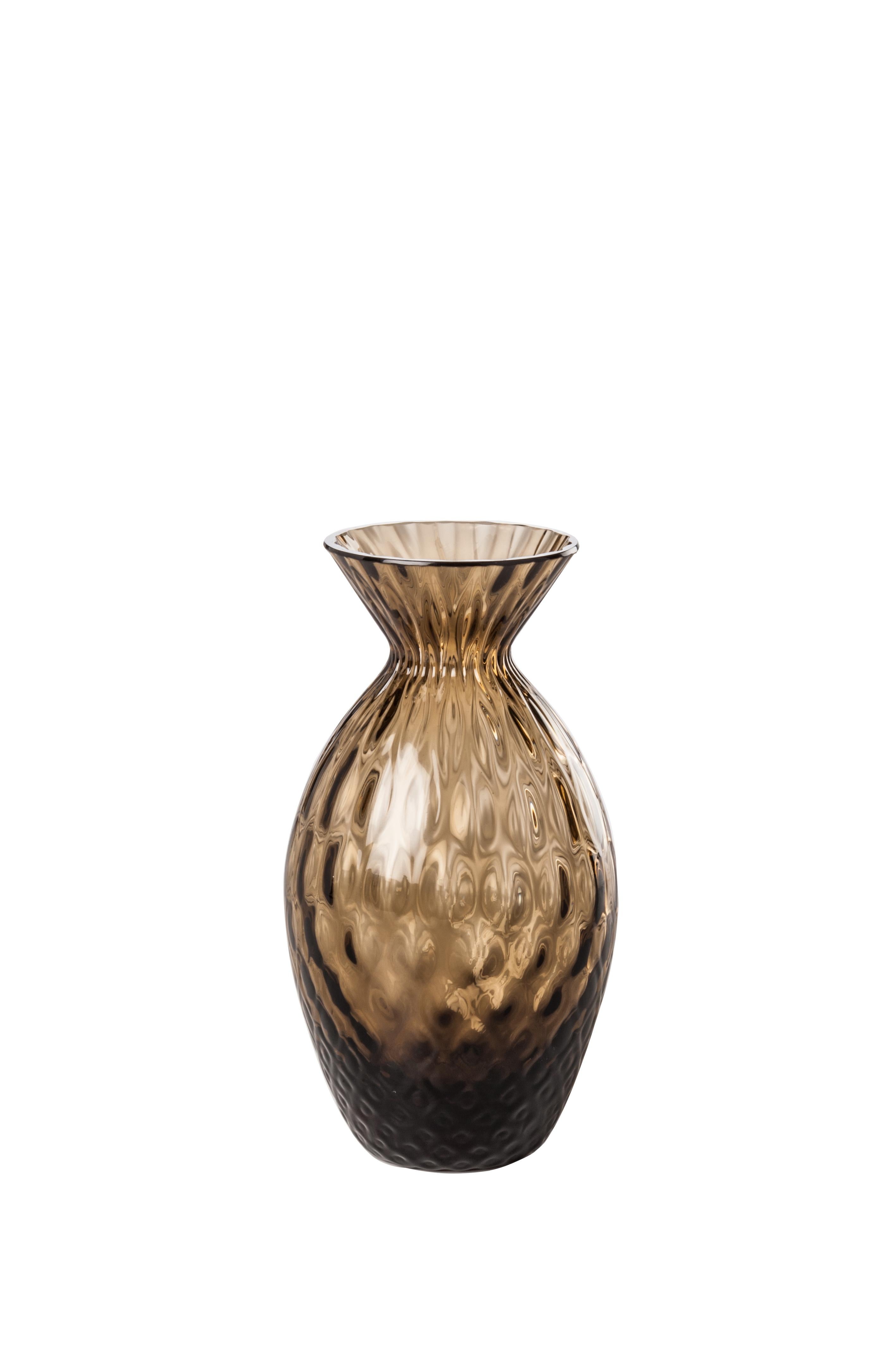 Venini glass vase with shaped body and neck in tea designed in 2017. Perfect for indoor home decor as container or statement piece for any room. Also available in other colors on 1stdibs. 

Dimensions: 8 cm diameter x 12 cm height.