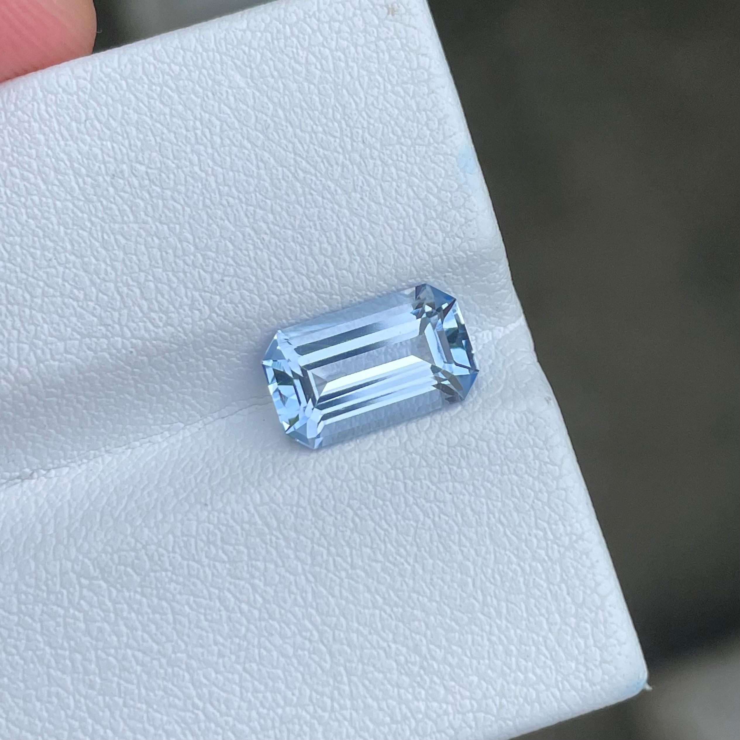Weight 2.60 carats 
Dimensions 11.1 x 6.7 x 4.8 mm
Treatment Heated 
Origin Pakistan 
Clarity Loupe Clean
Shape Octagon 
Cut Emerald



Discover the mesmerizing allure of a natural Pakistani gemstone with our Icy-Blue Aquamarine weighing 2.60