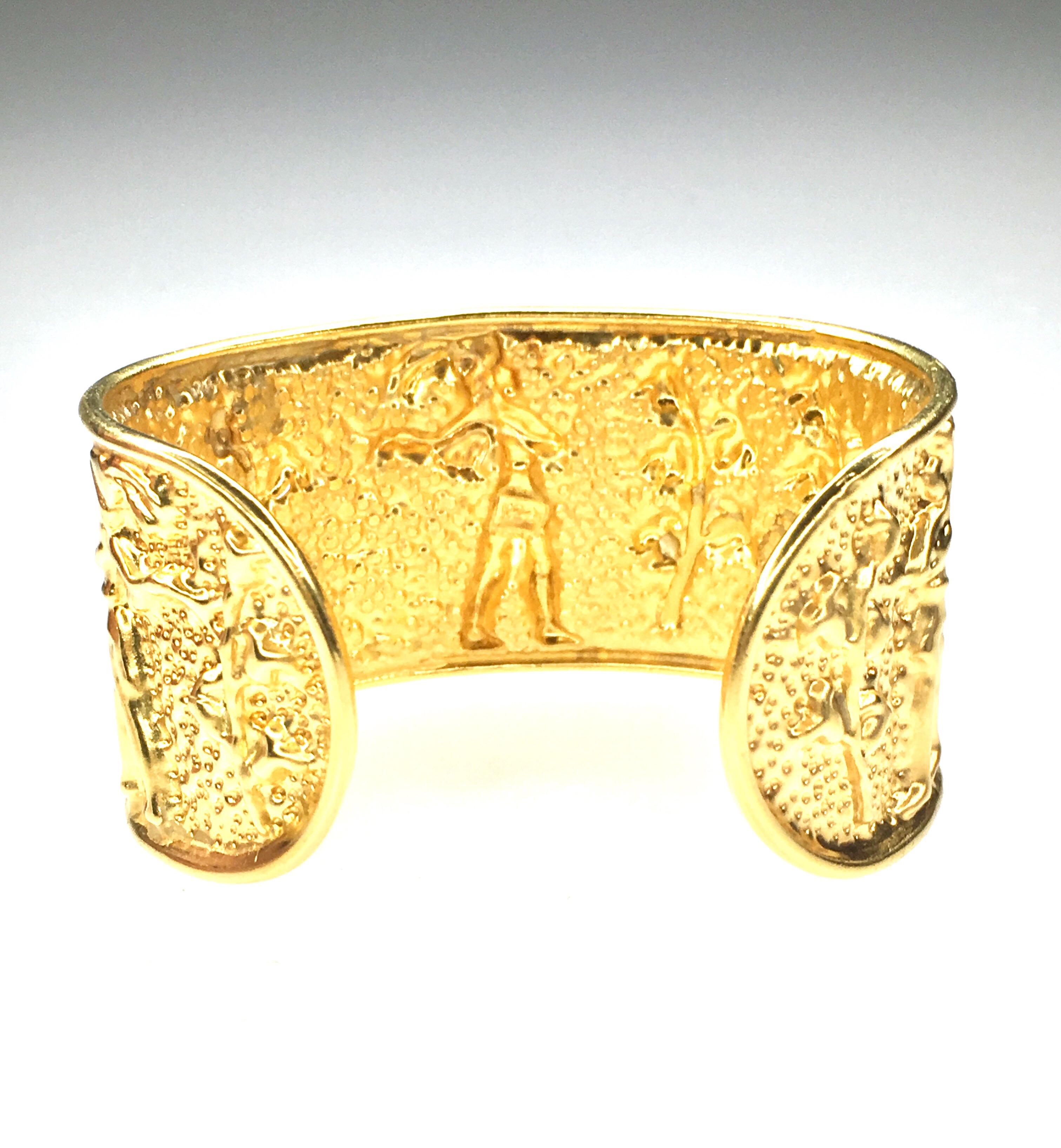 GEMOLITHOS yellow Gold 22K cuff-bracelet, The Prince of Knossos, Crete, 1970´s-1980´s weight is 41,1grs  22K, height 35mm and wide 65mm  it can easily takes the form of the arm since is 22k.