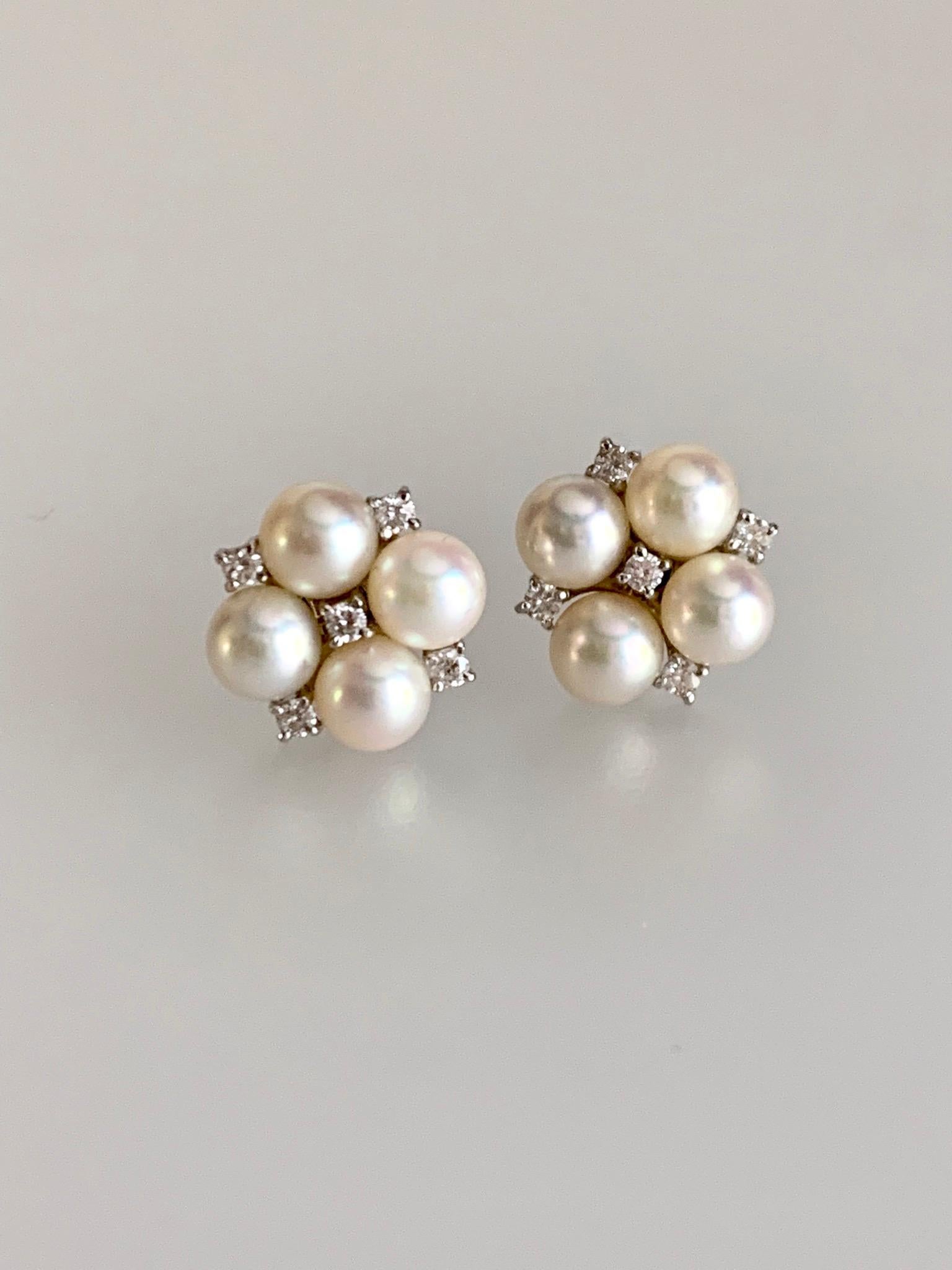 Modern Gemolithos Cultured Pearls and Diamond Earrings 18 Karat, for Every Day For Sale