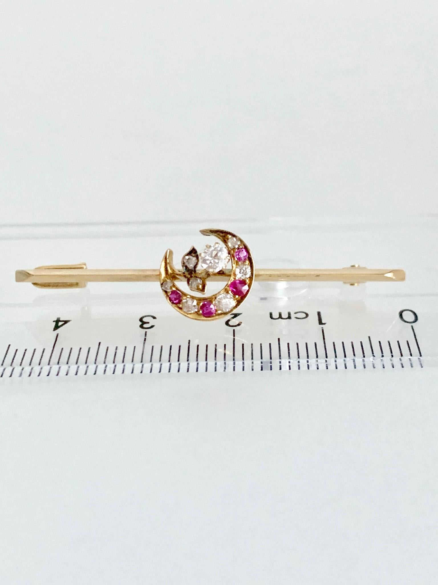 Round Cut Gemolithos Ruby and Diamond Brooch 19th Century 18 Karat Gold for Every Day