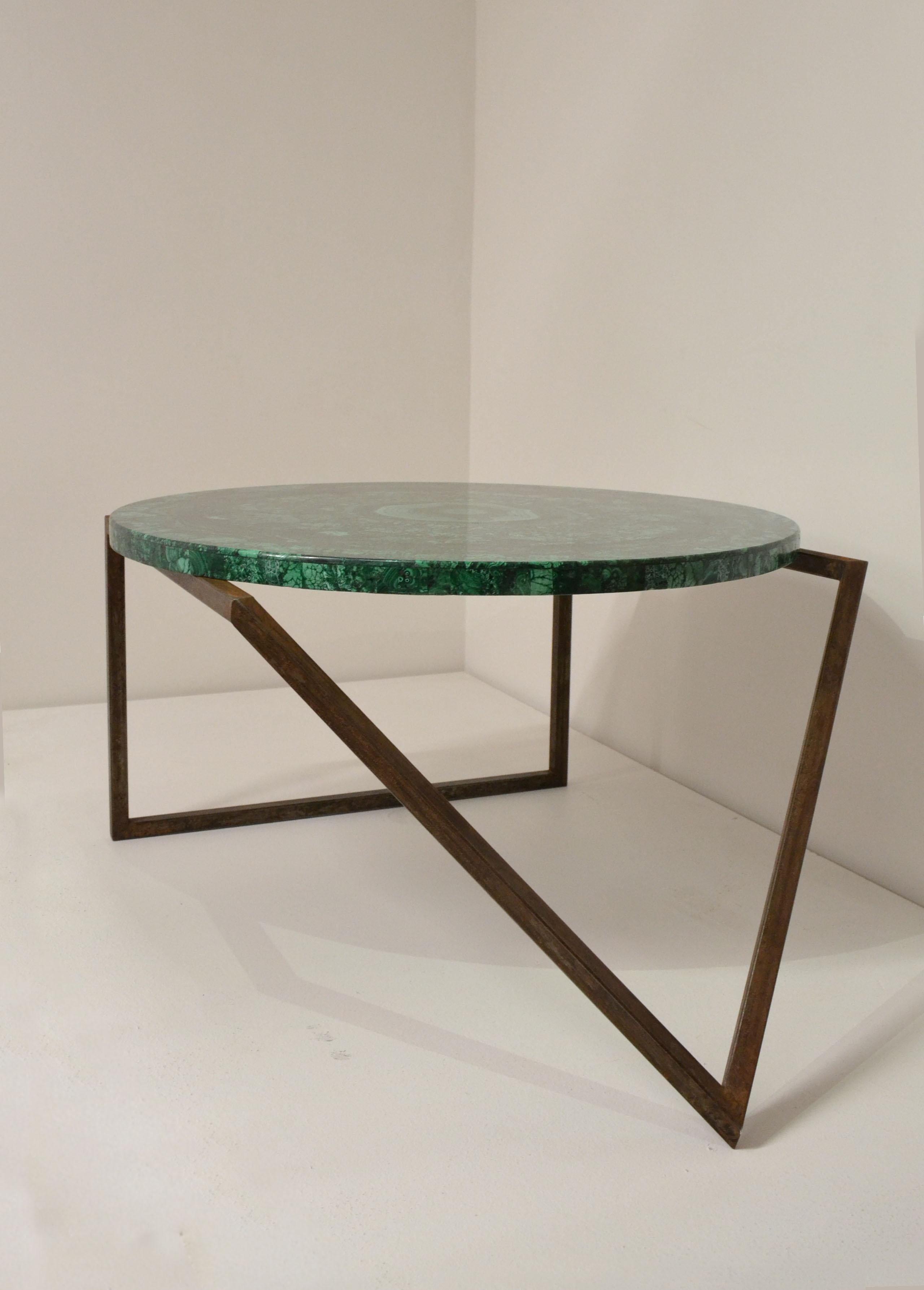 'Gems in the Air' Round Malachite Gemstone Topped Centre or Coffee Table In New Condition For Sale In Madrid, ES