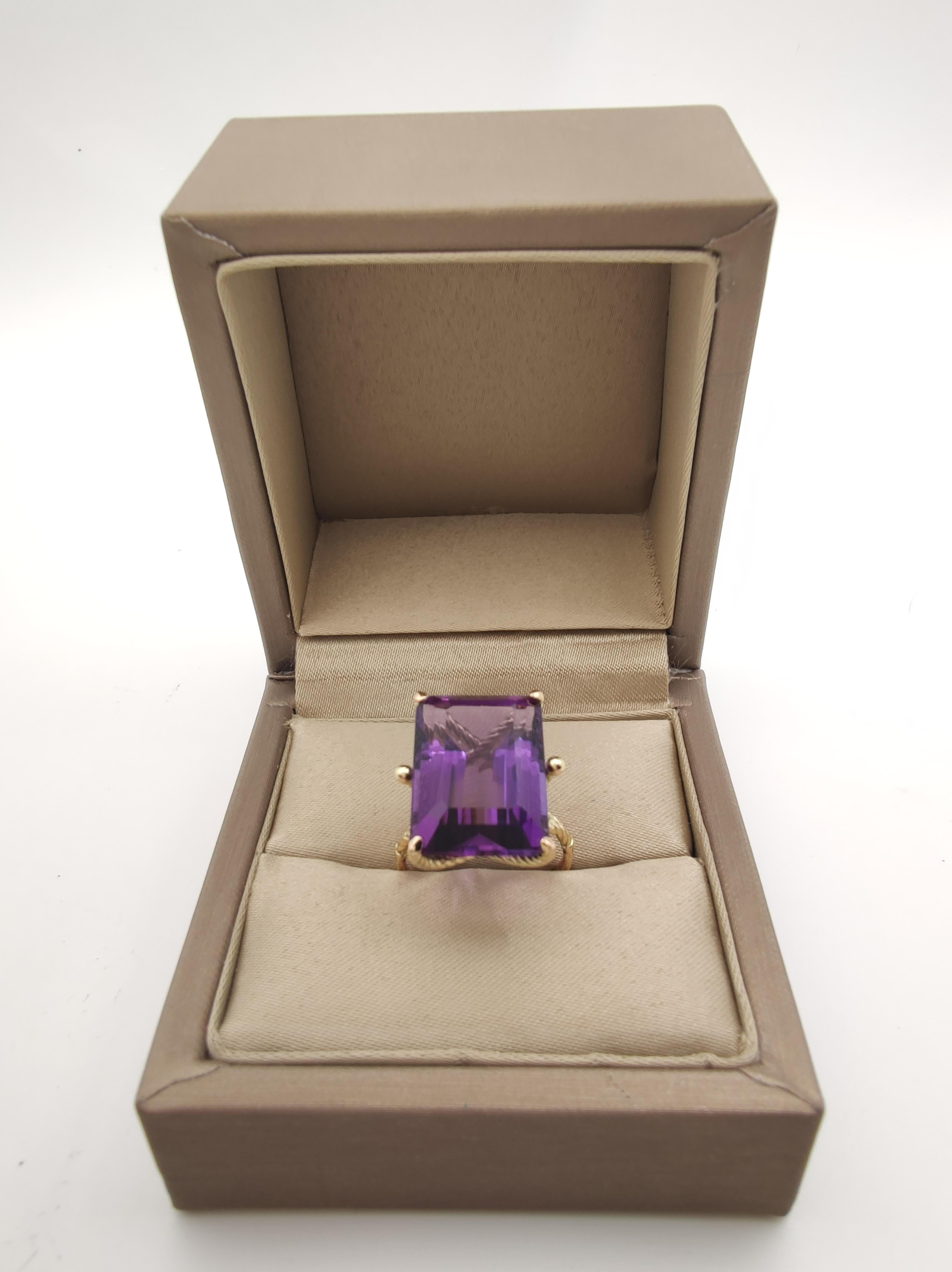 Contemporary 17.4 Carat Amethyst Unique and Sculptural 14K Gold ring Stunning Design Piece! For Sale