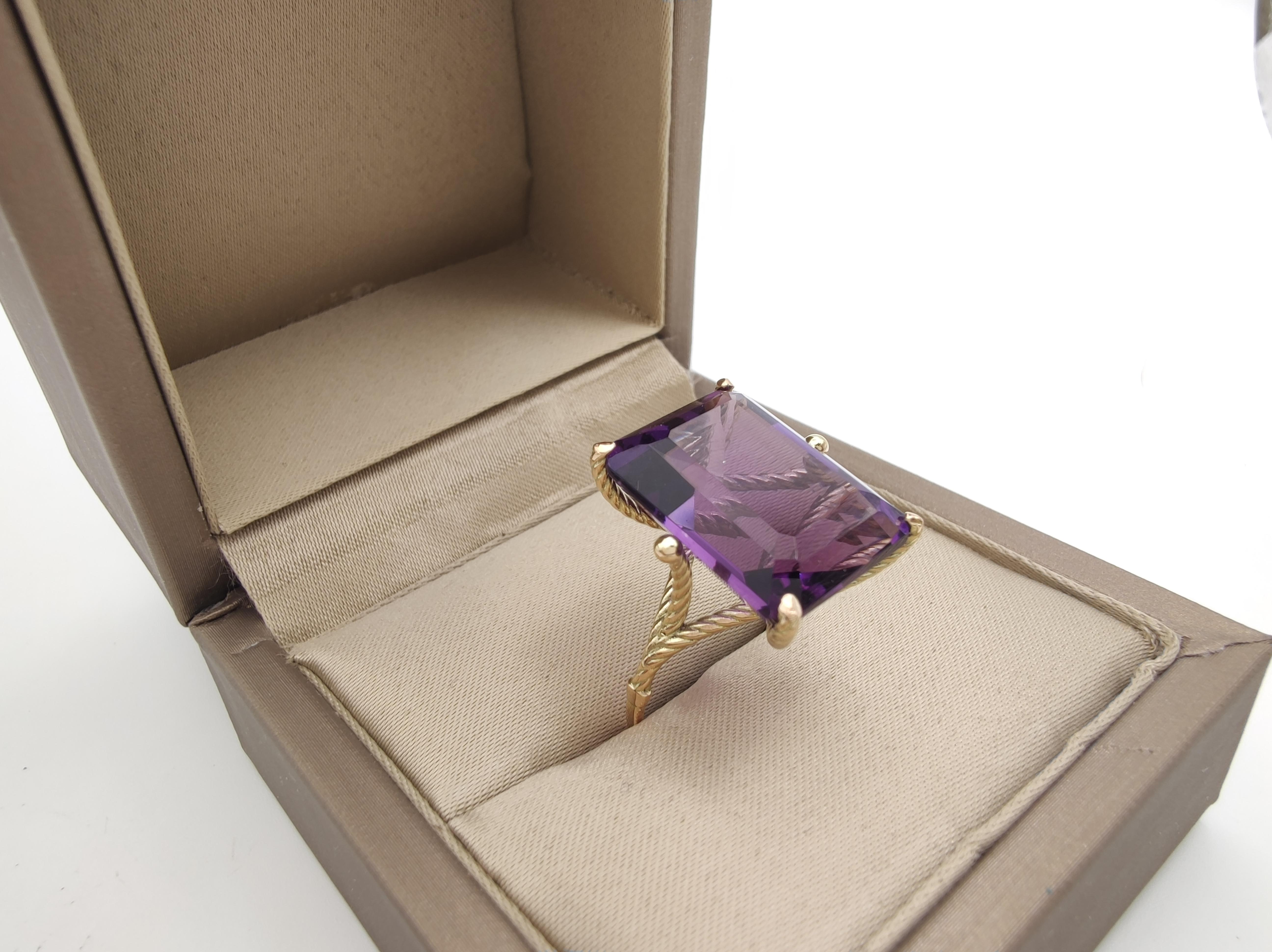 Emerald Cut 17.4 Carat Amethyst Unique and Sculptural 14K Gold ring Stunning Design Piece! For Sale