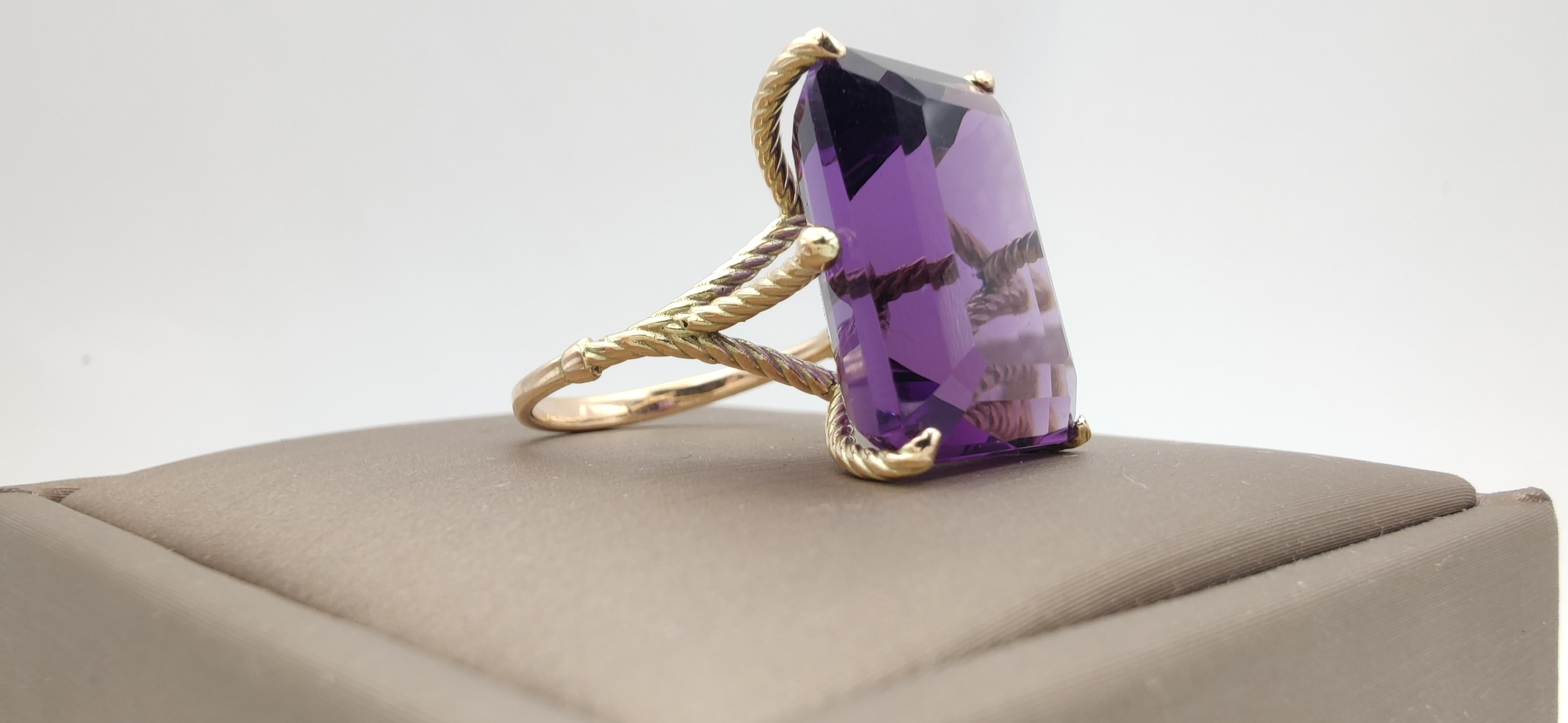 17.4 Carat Amethyst Unique and Sculptural 14K Gold ring Stunning Design Piece! In New Condition For Sale In MADRID, ES