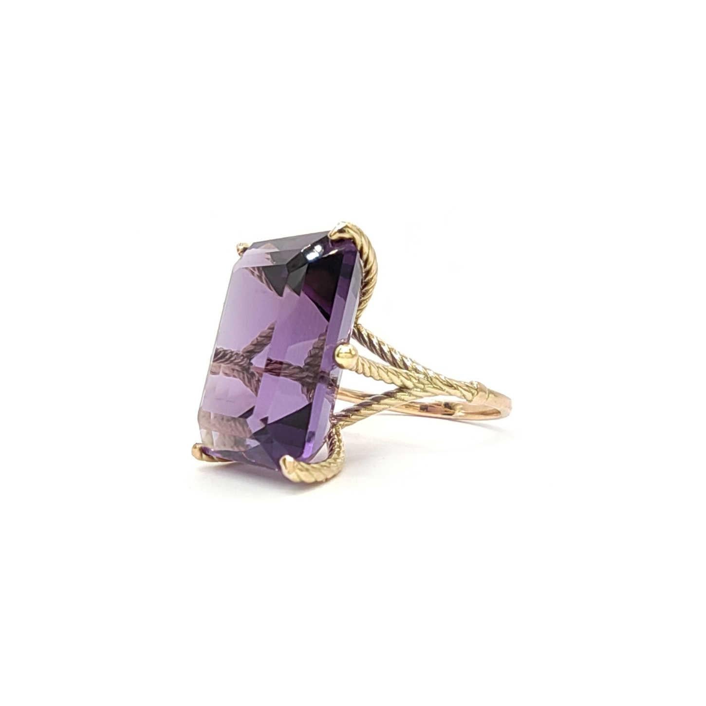 17.4 Carat Amethyst Unique and Sculptural 14K Gold ring Stunning Design Piece! For Sale 1
