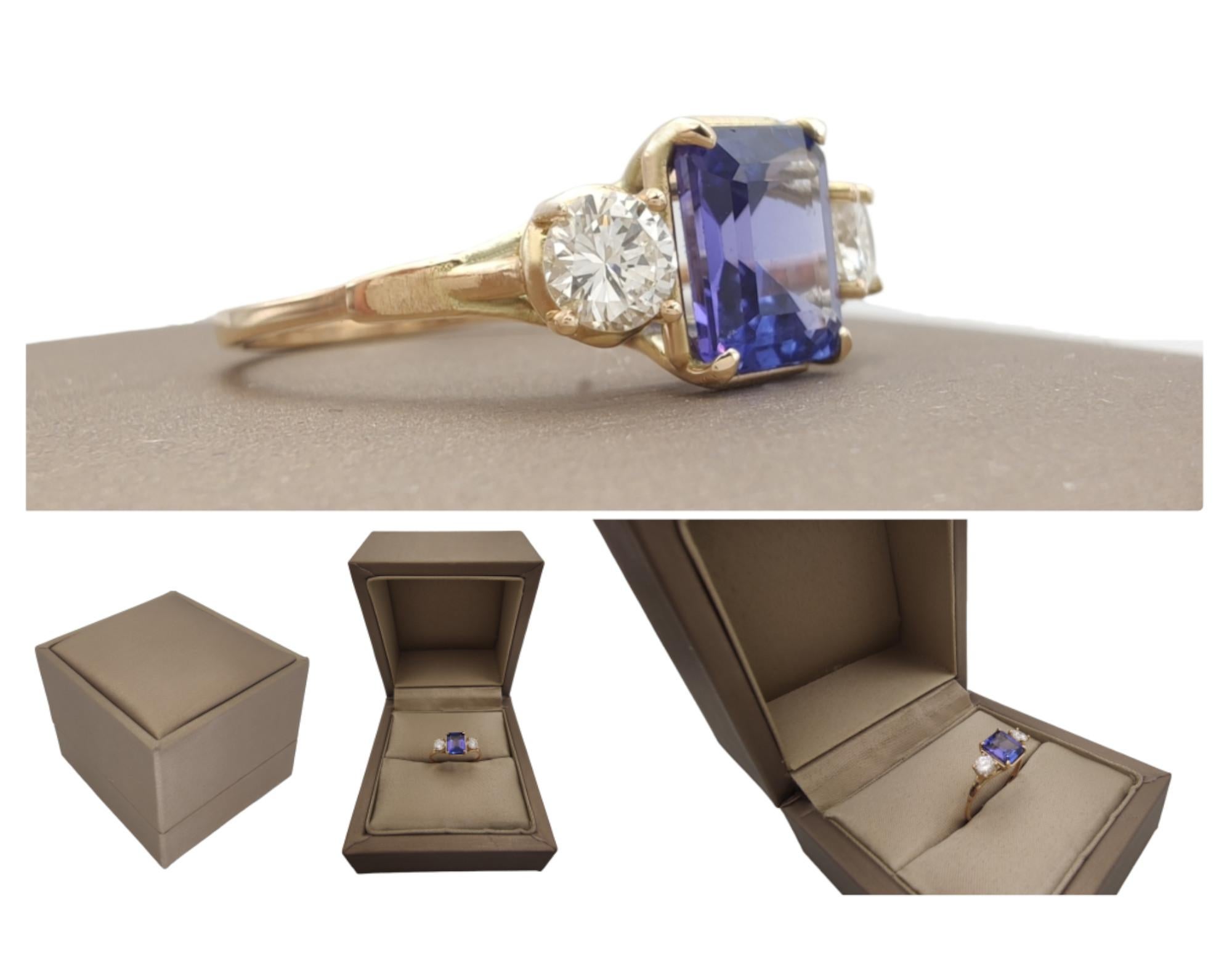 Certified 1.36 Carat Tanzanite with Diamond Engagement Ring - 14k Yellow Gold For Sale 6