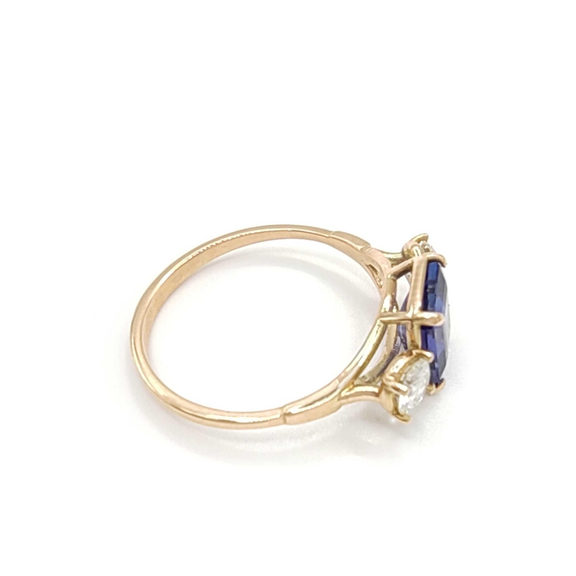 Certified 1.36 Carat Tanzanite with Diamond Engagement Ring - 14k Yellow Gold For Sale 4