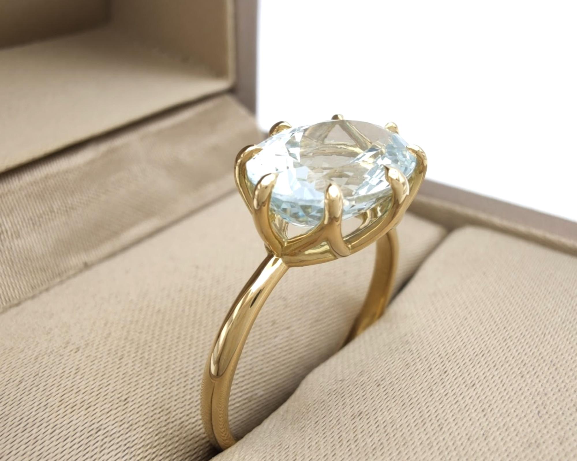 Women's Aquamarine 3, 38ct Oval Cut  Engagement Ring, 18k Yellow Gold, Resizable For Sale