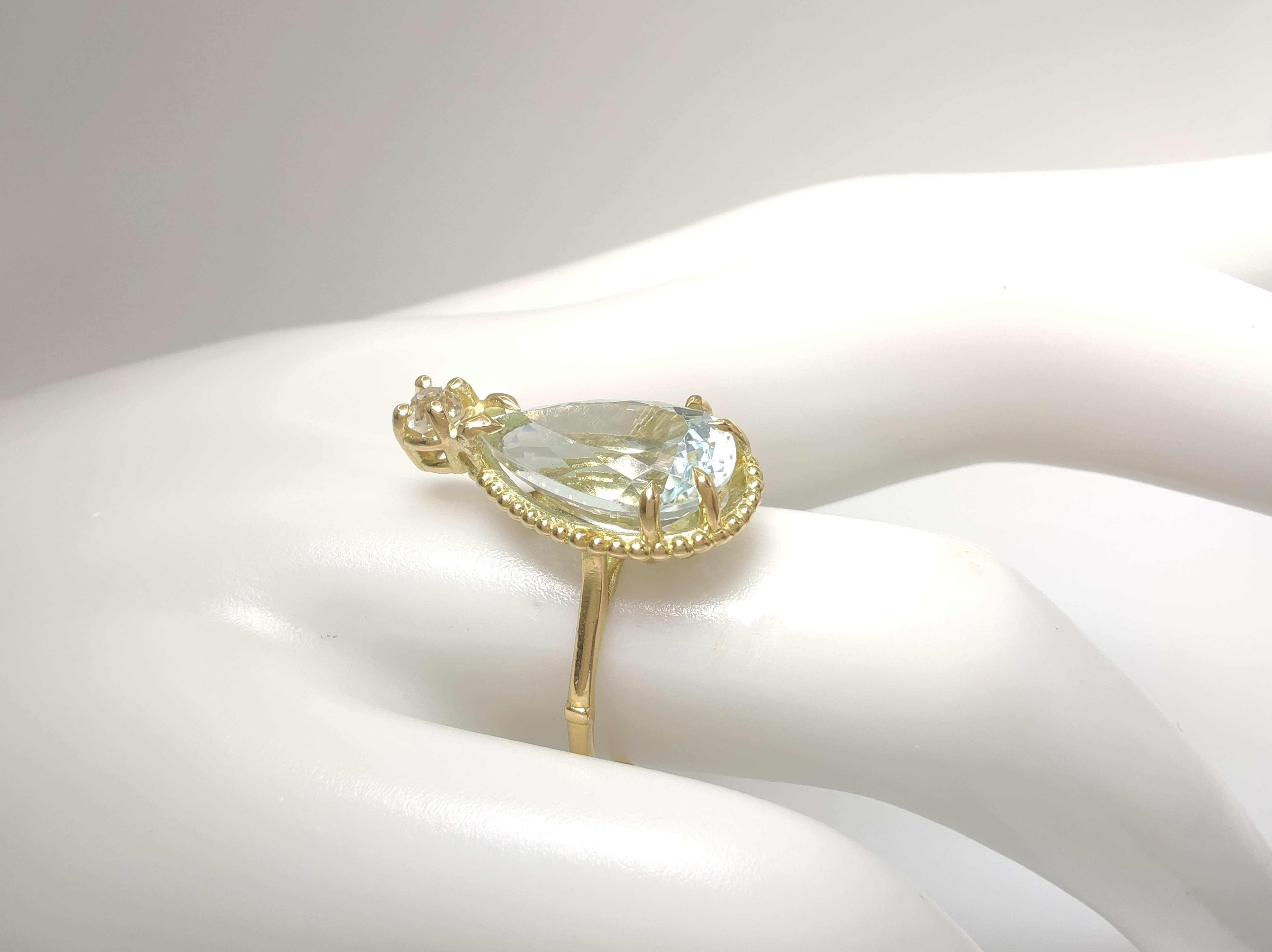 18 Karat Goldring - Aquamarin und  Diamanten – Ideal für Hochzeiten und Proposals (Zeitgenössisch) im Angebot