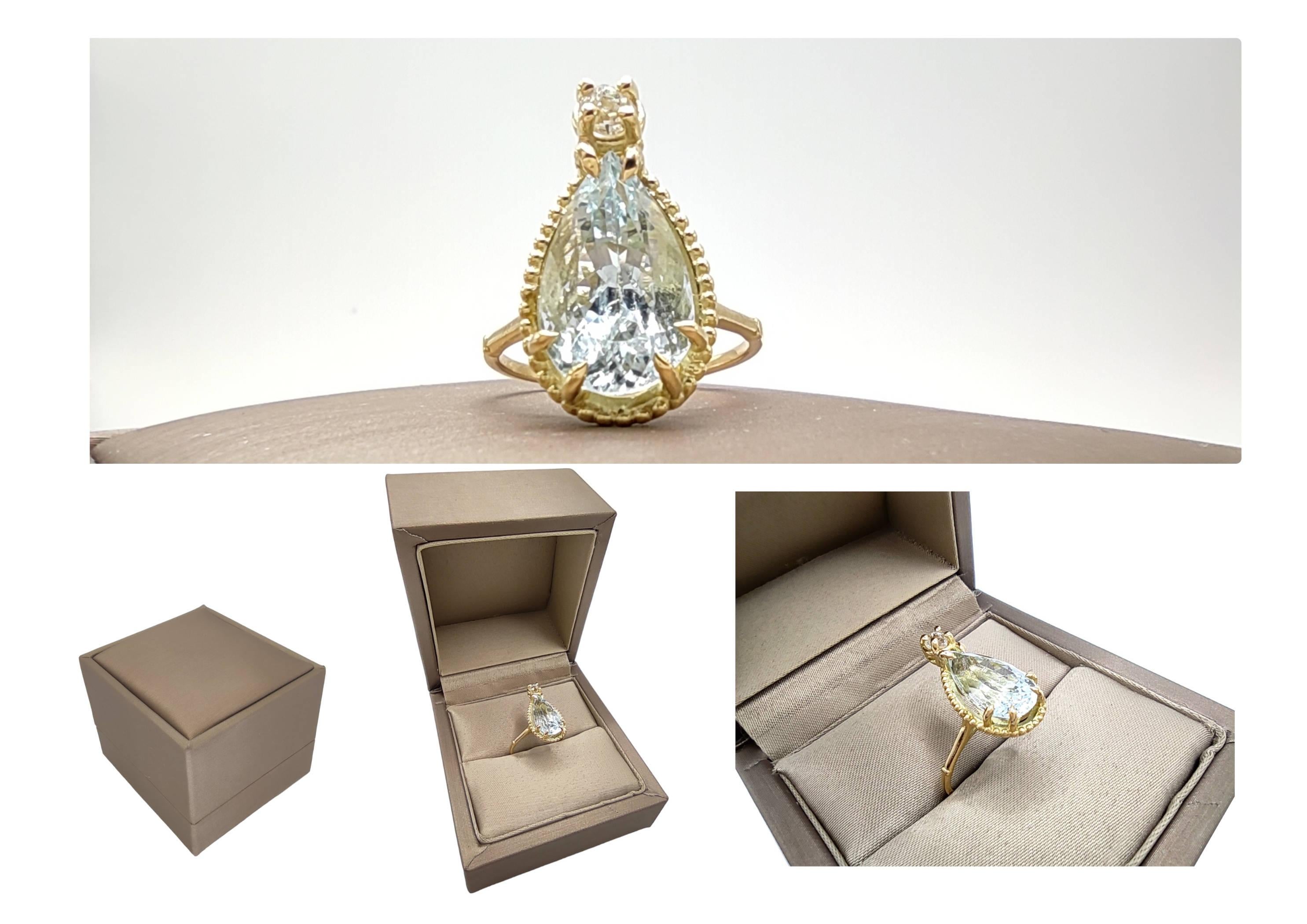 18K Gold Ring - Aquamarine and  Diamonds - Ideal for Weddings and Proposals In New Condition For Sale In MADRID, ES