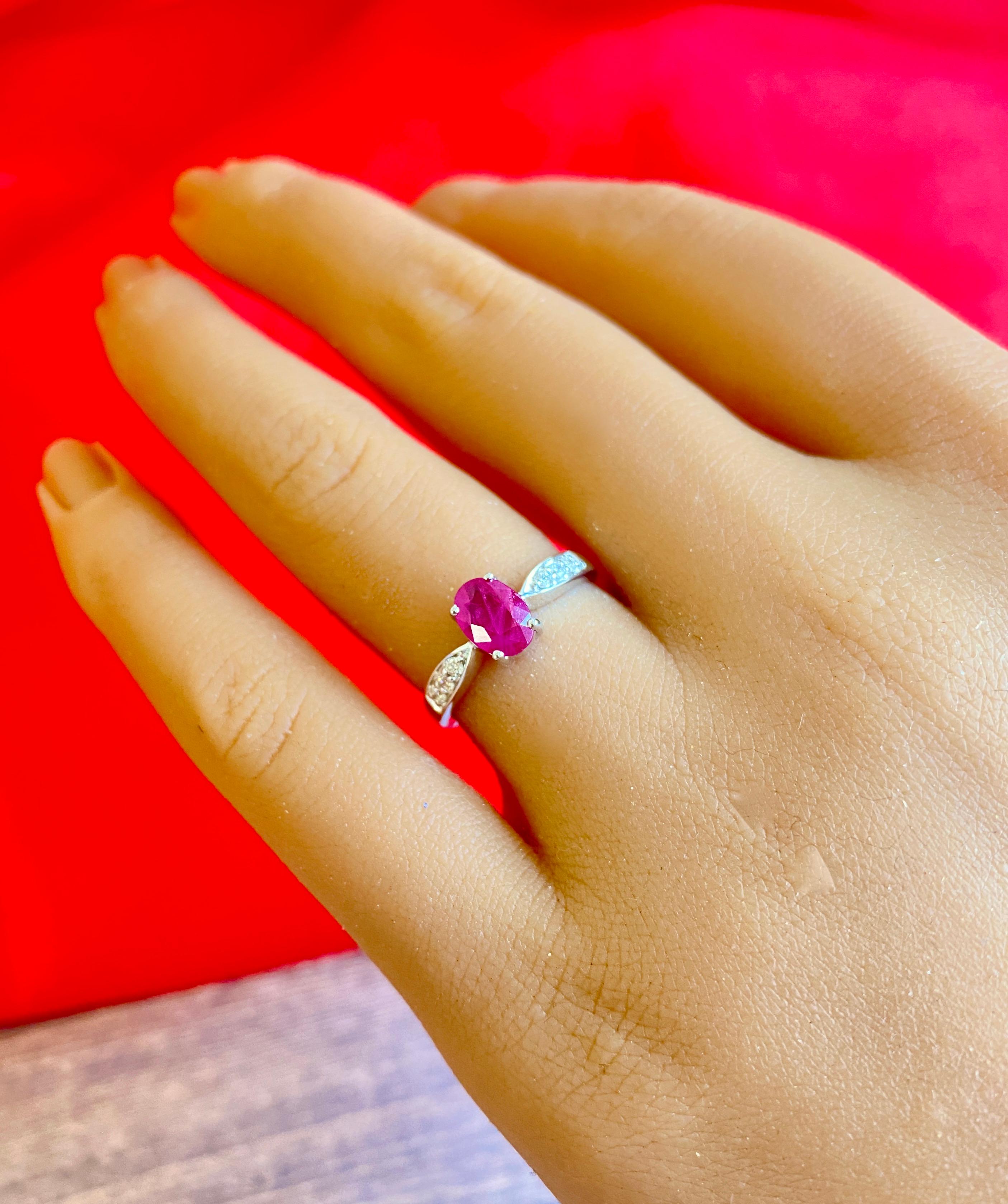 Gemstone and Diamond Solitaire Ring, Ruby Stackable Ring with Natural Diamonds In New Condition For Sale In New York, NY