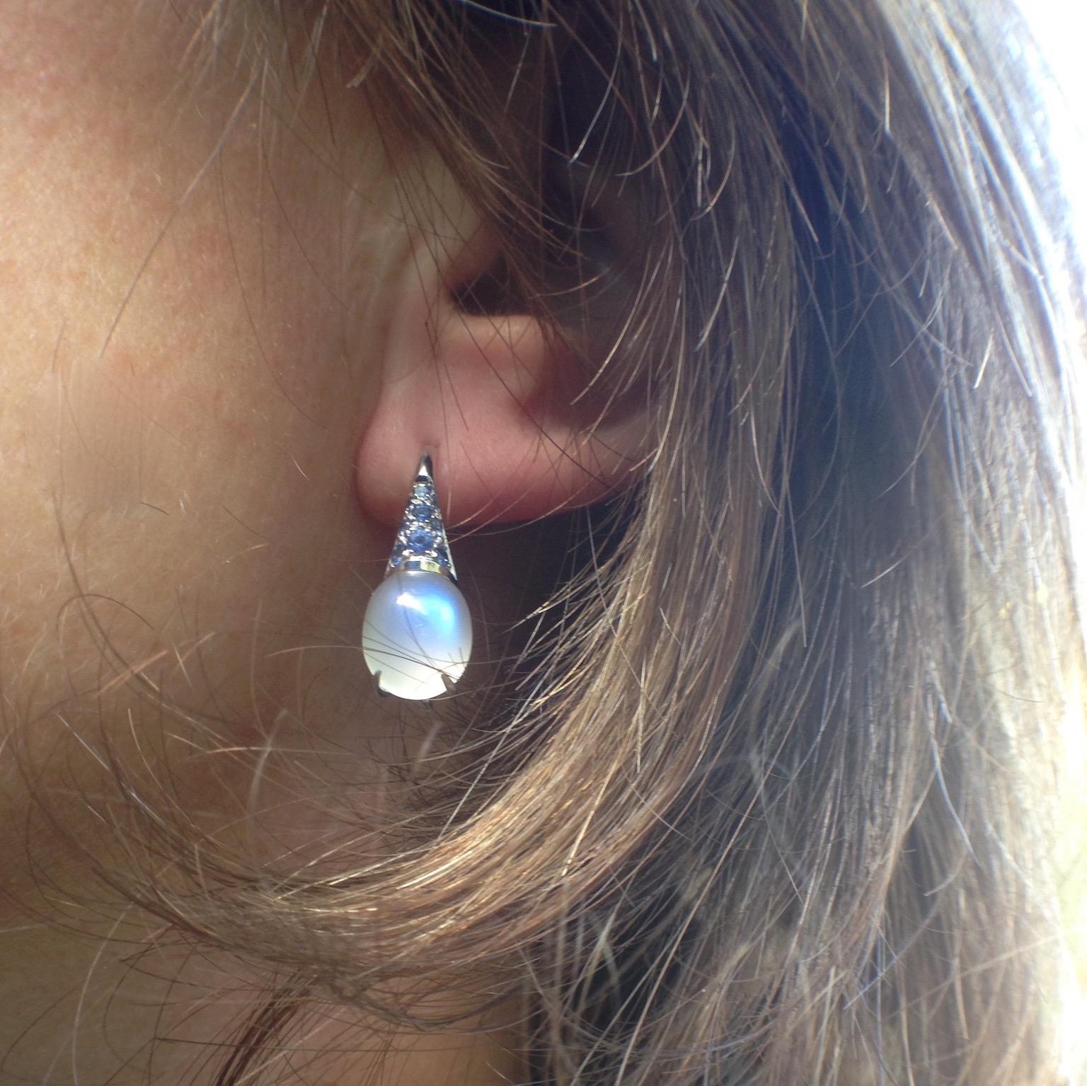 Gemstone Blue Sapphire Cabochon Moonstone 18 Kt White Gold Drop Hoop Earrings  For Sale 4