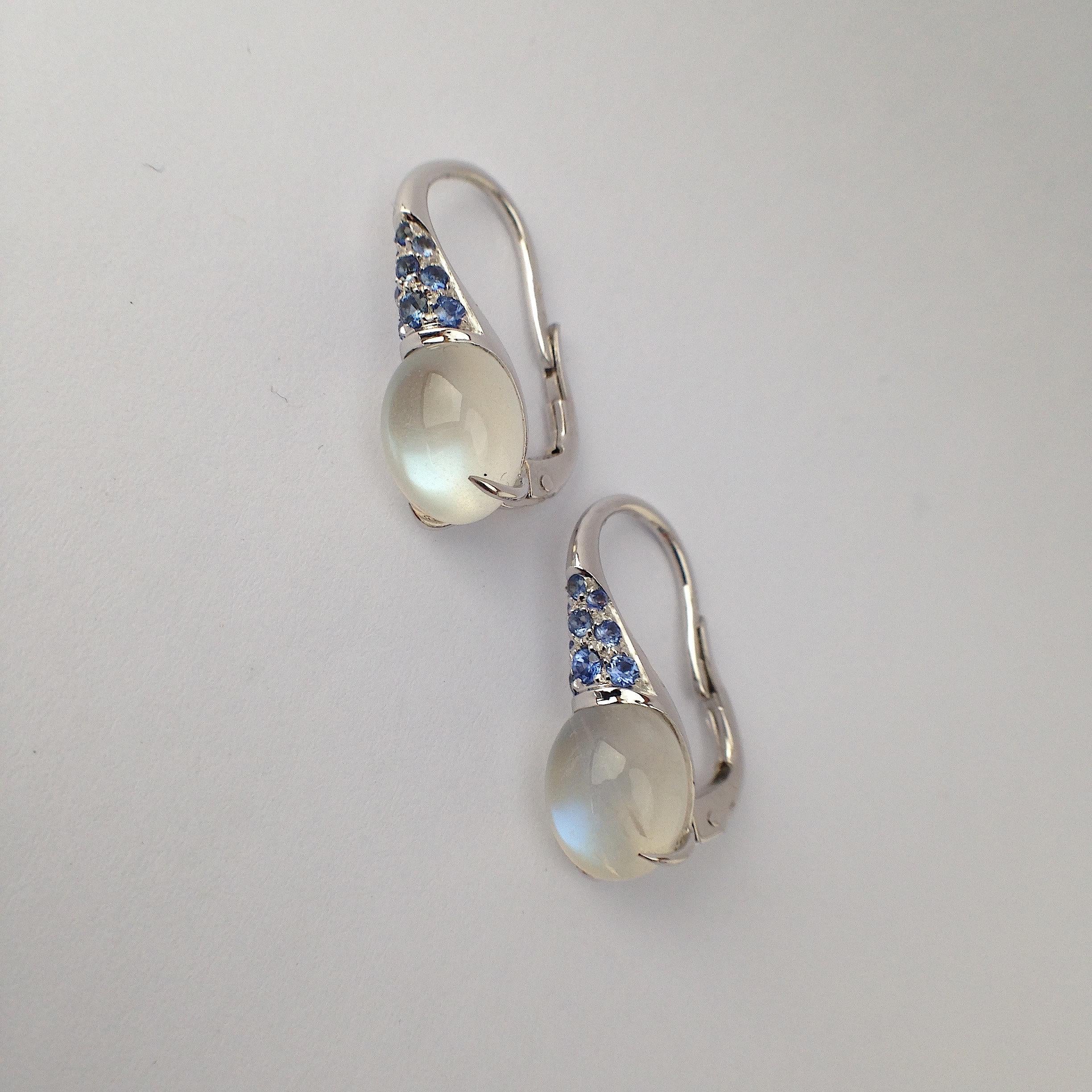 Contemporary Gemstone Blue Sapphire Cabochon Moonstone 18 Kt White Gold Drop Hoop Earrings  For Sale