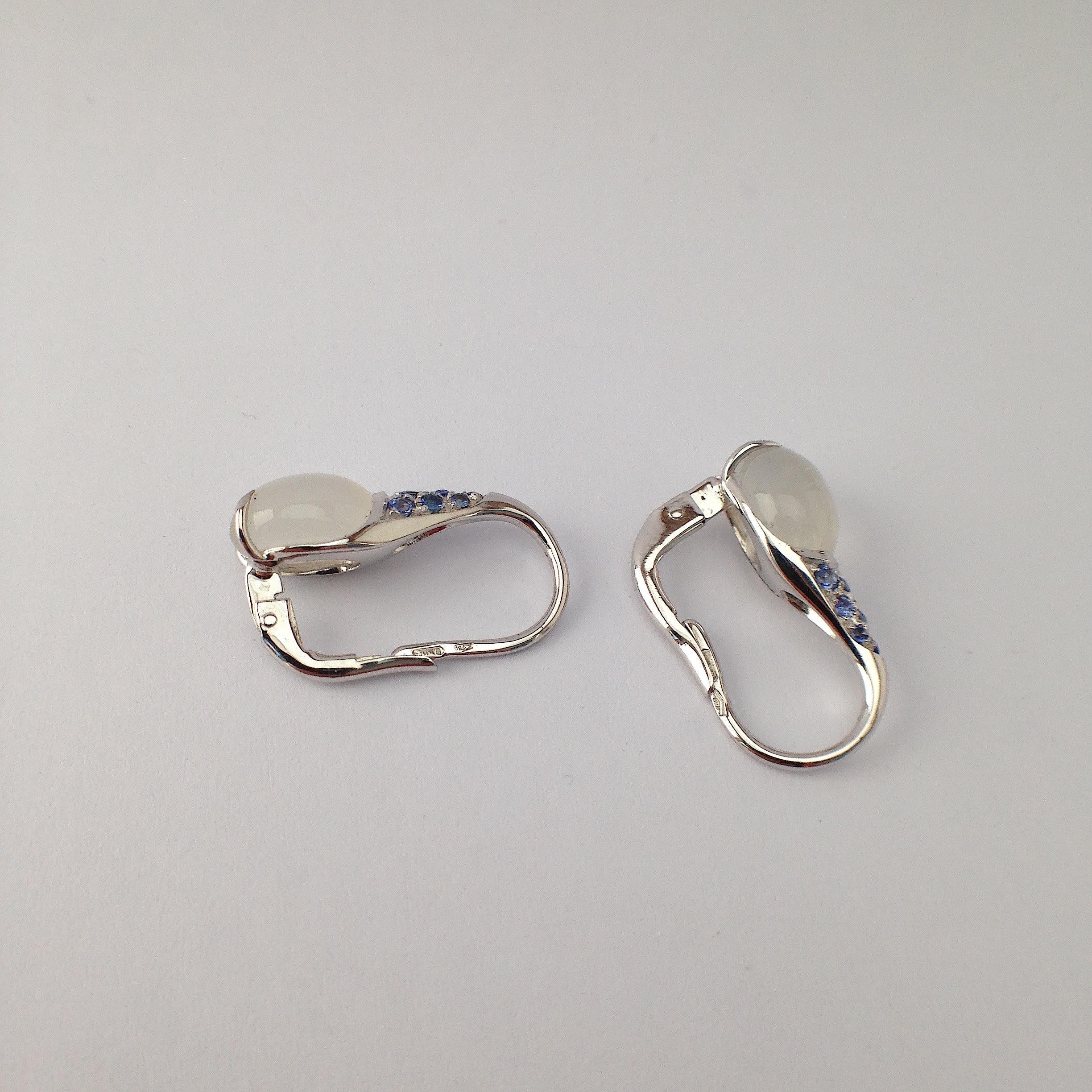 Round Cut Gemstone Blue Sapphire Cabochon Moonstone 18 Kt White Gold Drop Hoop Earrings  For Sale