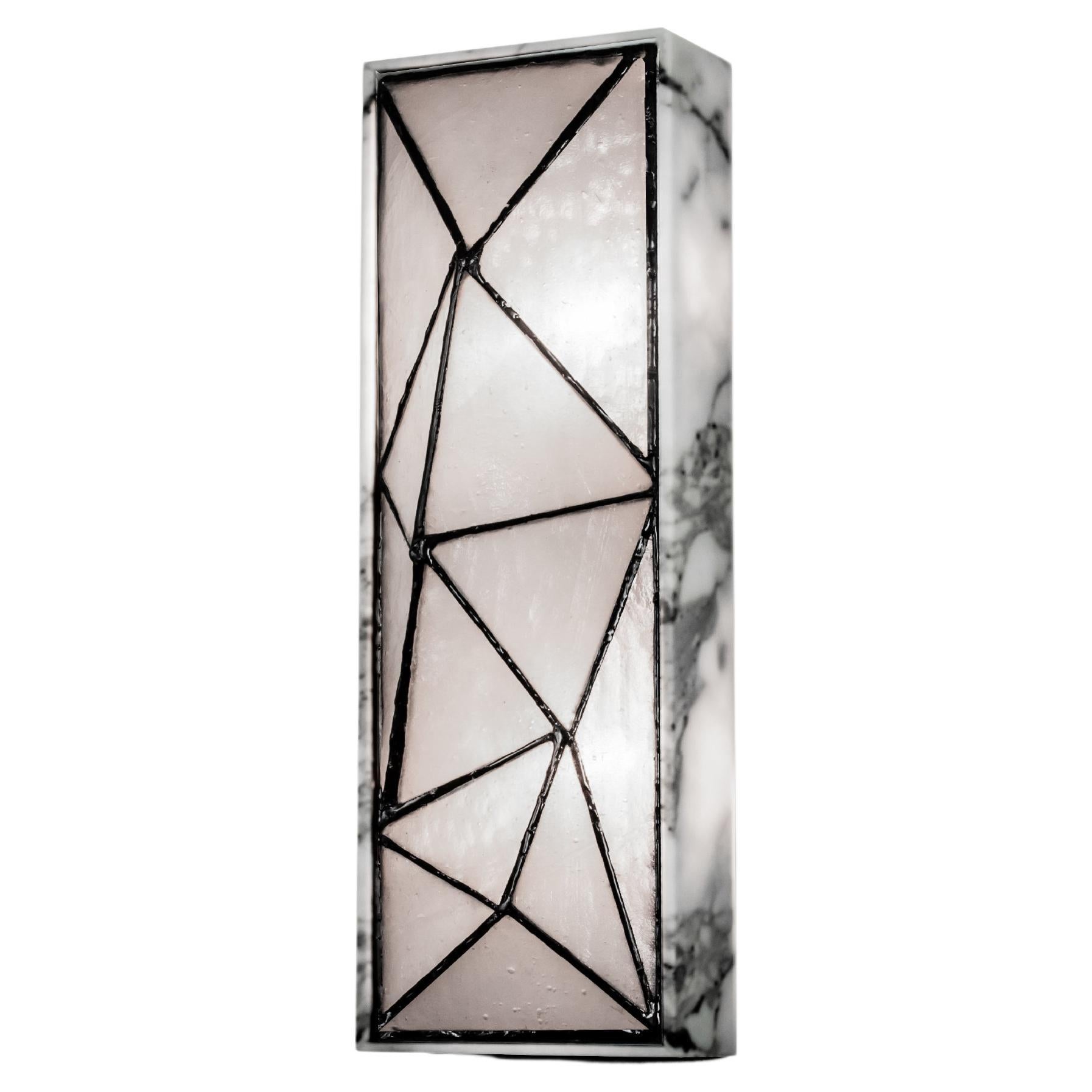Zeitgenössischer Wandleuchter aus Glas und Carrera-Marmor von Kalin Asenov, Edelstein