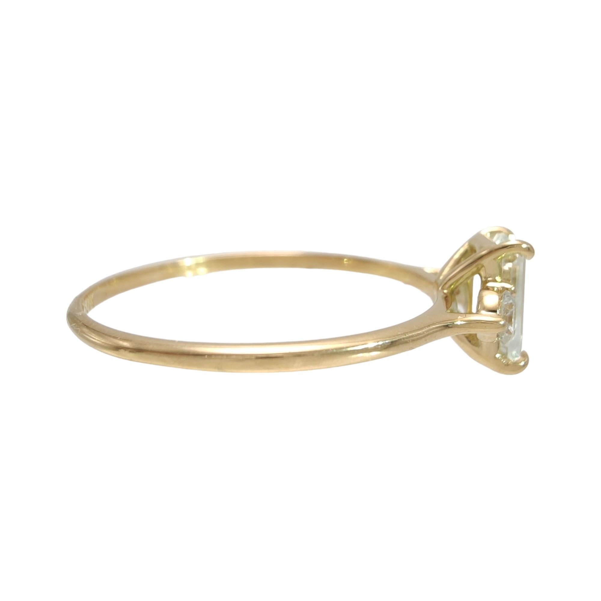 0.50ct  Carat Aquamarine  and 0.14 carat diamonds  18k yellow gold ring For Sale 2