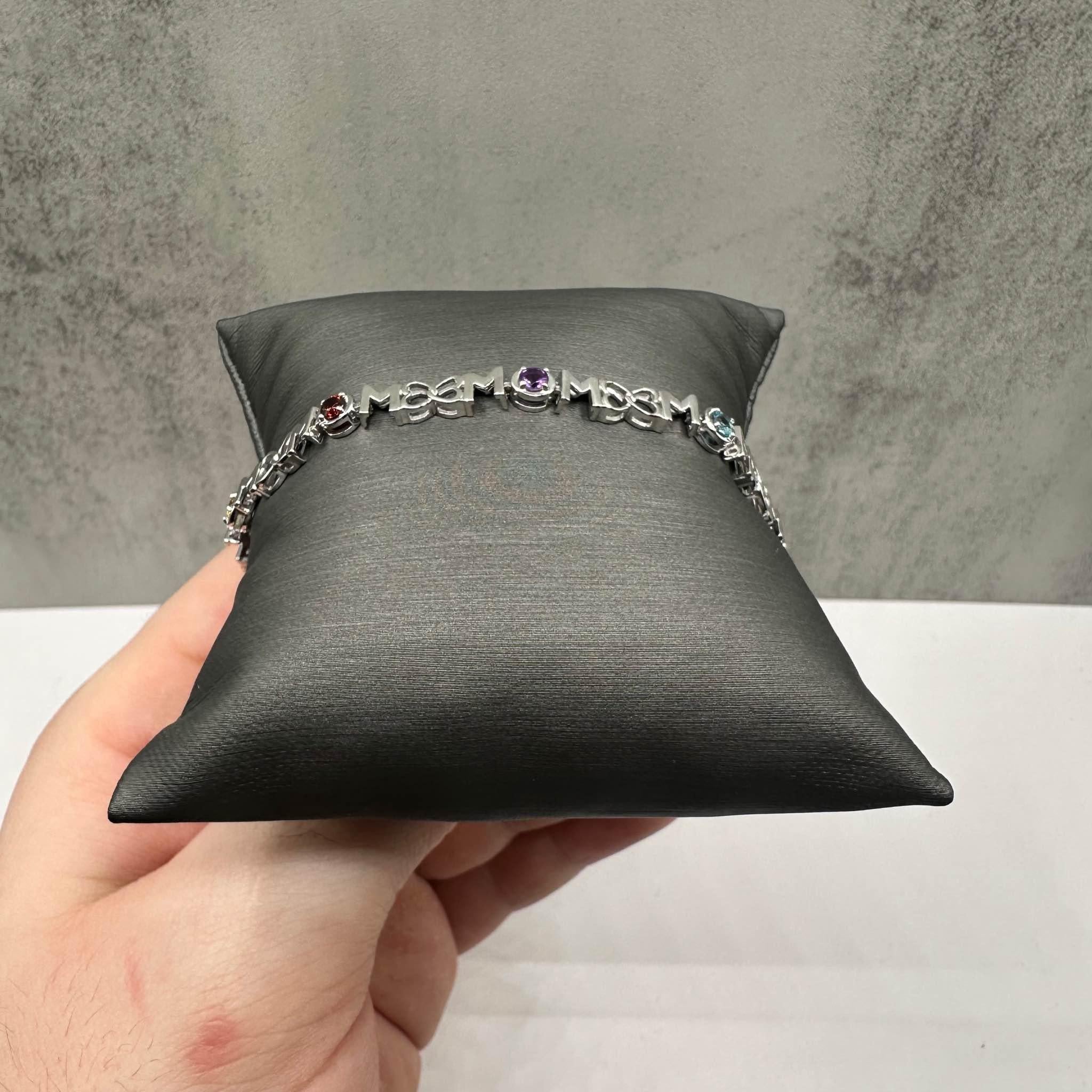 Ce magnifique bracelet Gemstone 