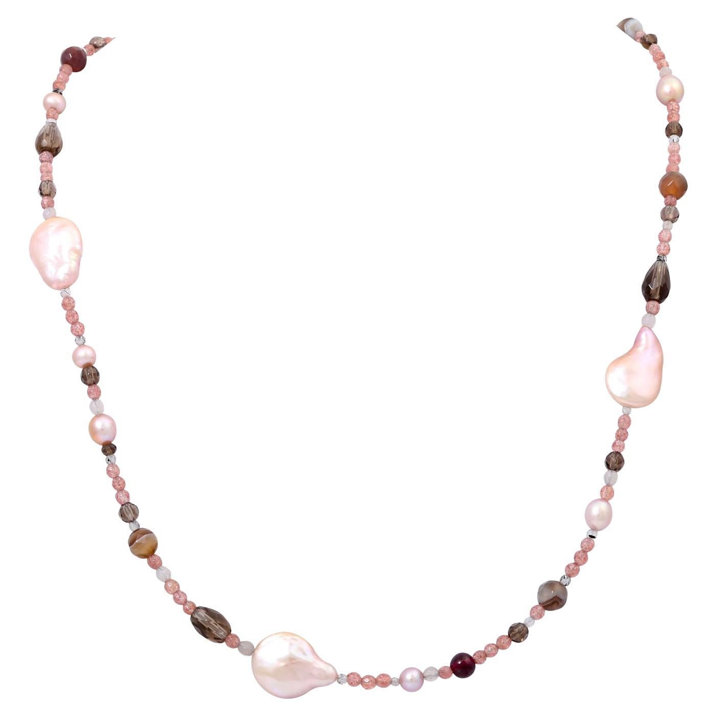 Gemstone necklace with agates For Sale