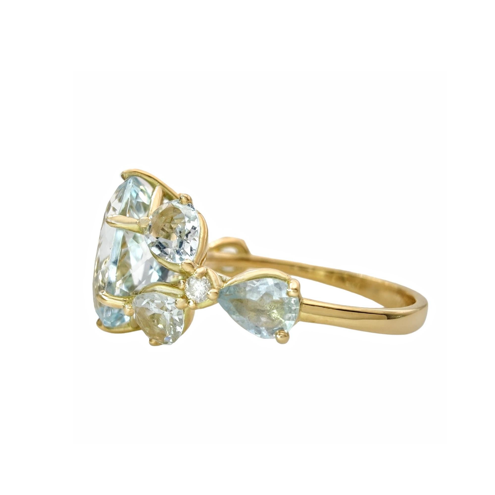 3.47ct Oval Cut Aquamarine Engagement Ring, 18k Yellow Gold  For Sale 7