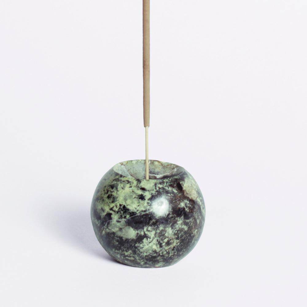 XXIe siècle et contemporain Porte-encens sphère en pierre précieuse - vert serpentin