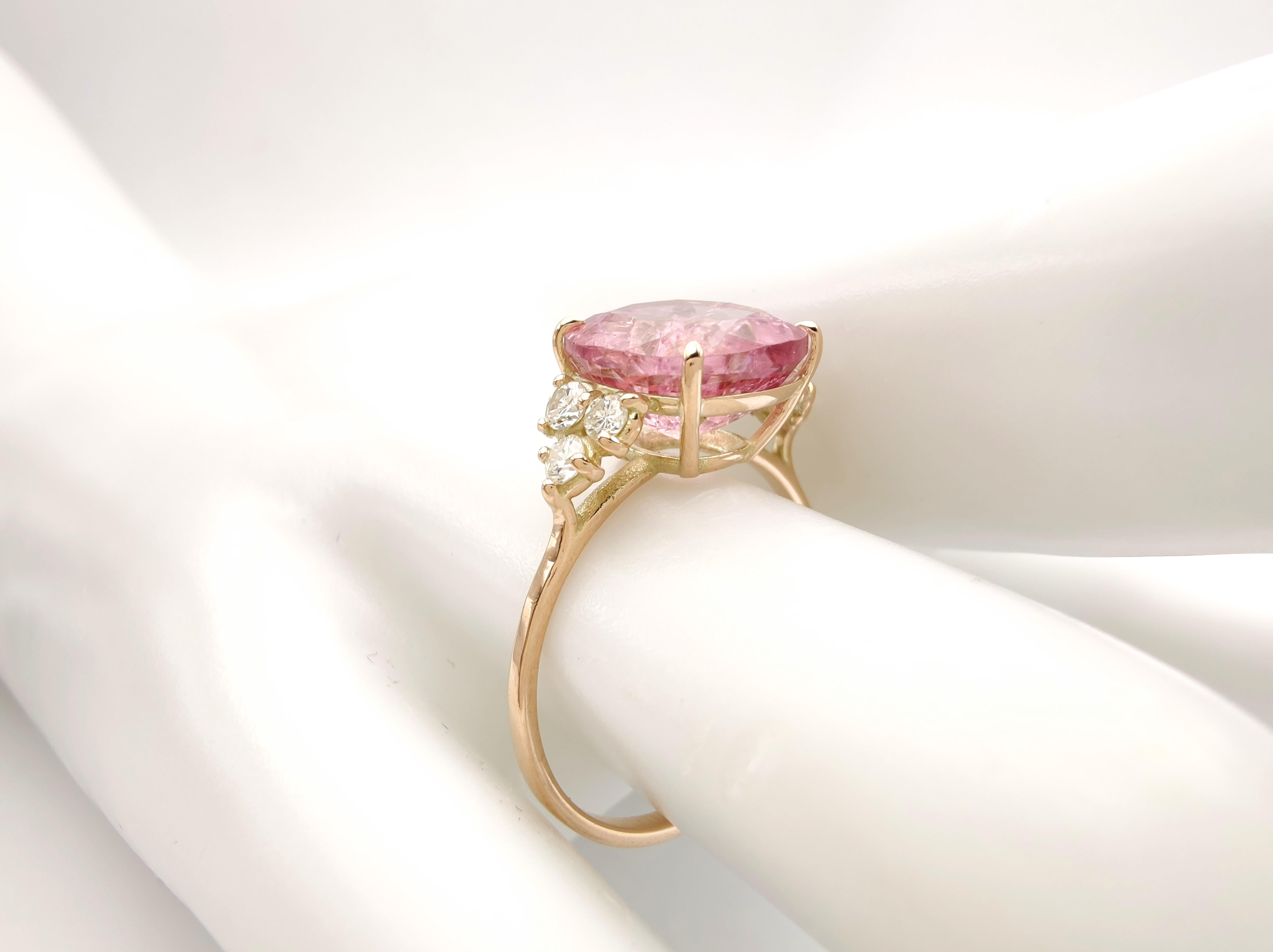 Square Cushion 14K Solid Gold Pink Tourmaline and Diamond Ring For Sale 2