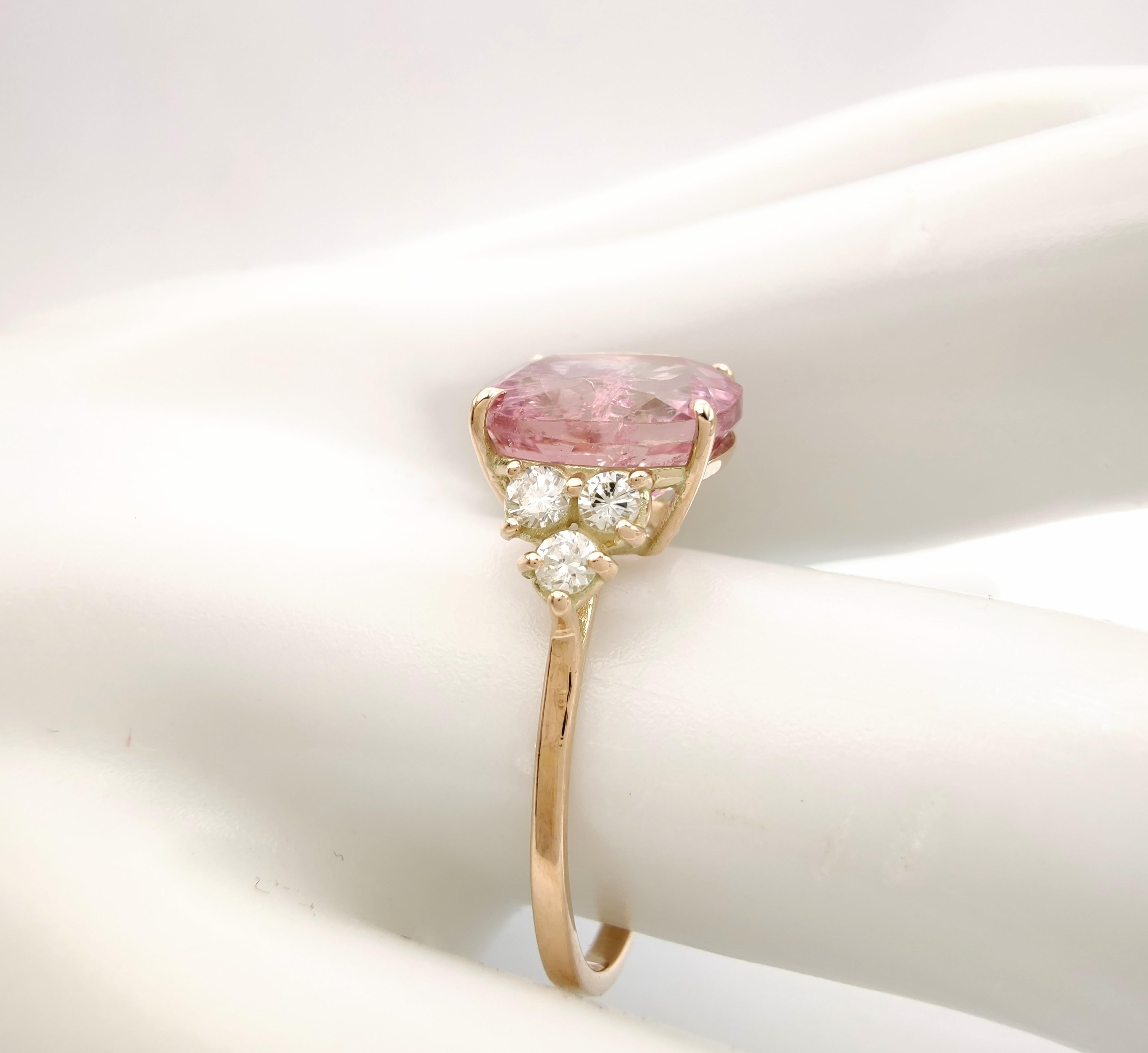 Square Cushion 14K Solid Gold Pink Tourmaline and Diamond Ring For Sale 3