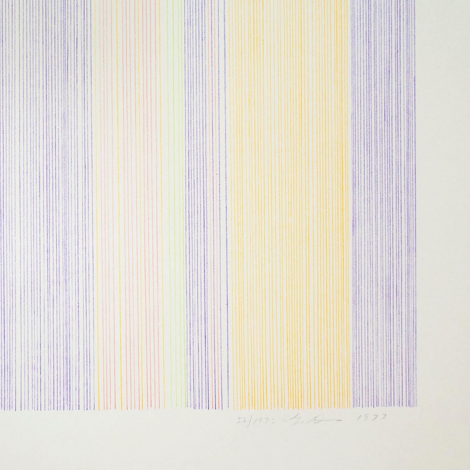 Home Run: Abstrakte moderne minimalistische Farbfeldzeichnung mit Regenbogenfarben (Grau), Abstract Print, von Gene Davis