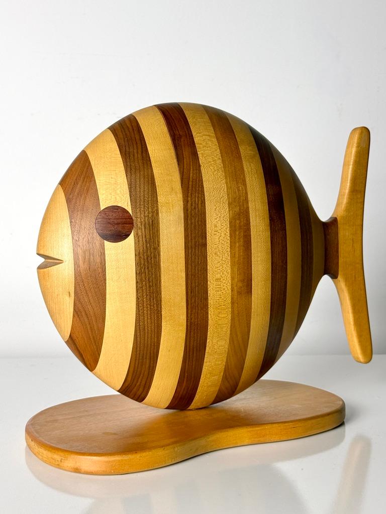 Americano Gene Sherer Studio Craft Sculptural Wood Fish Jewelry Box Cabinet 1984 in vendita