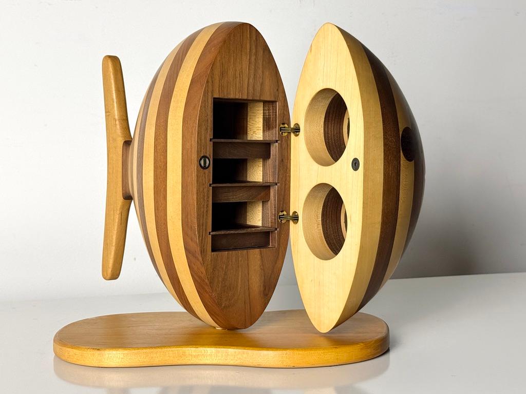XX secolo Gene Sherer Studio Craft Sculptural Wood Fish Jewelry Box Cabinet 1984 in vendita