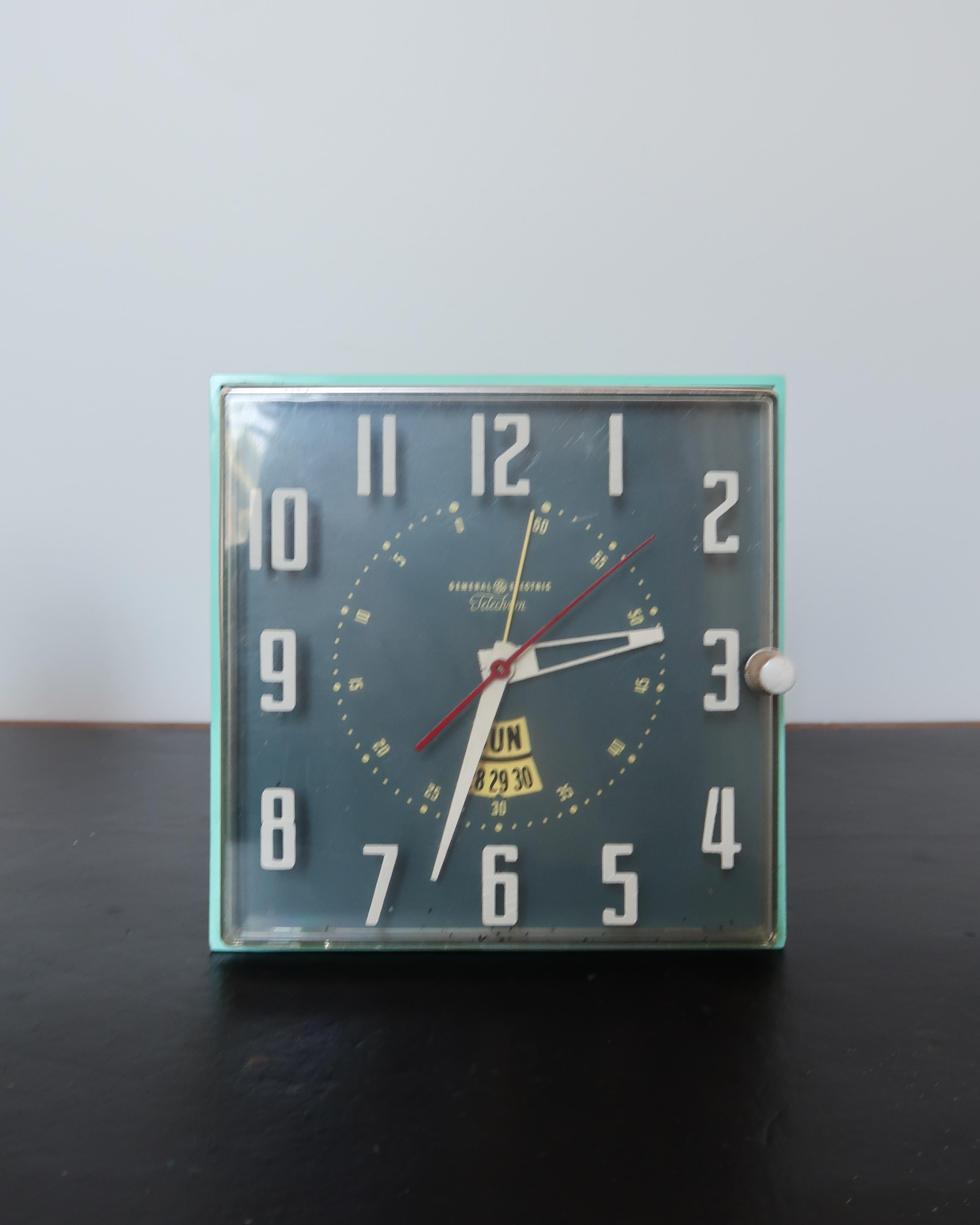 Mid-20th Century General Electric GE Telechron Mid-Century Wall Clock For Sale