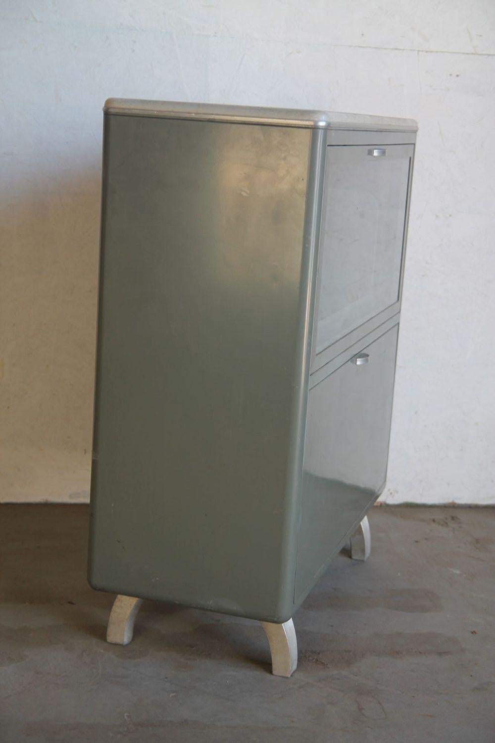 General Fireproof 2 Draw Cabinet In Good Condition In Asbury Park, NJ