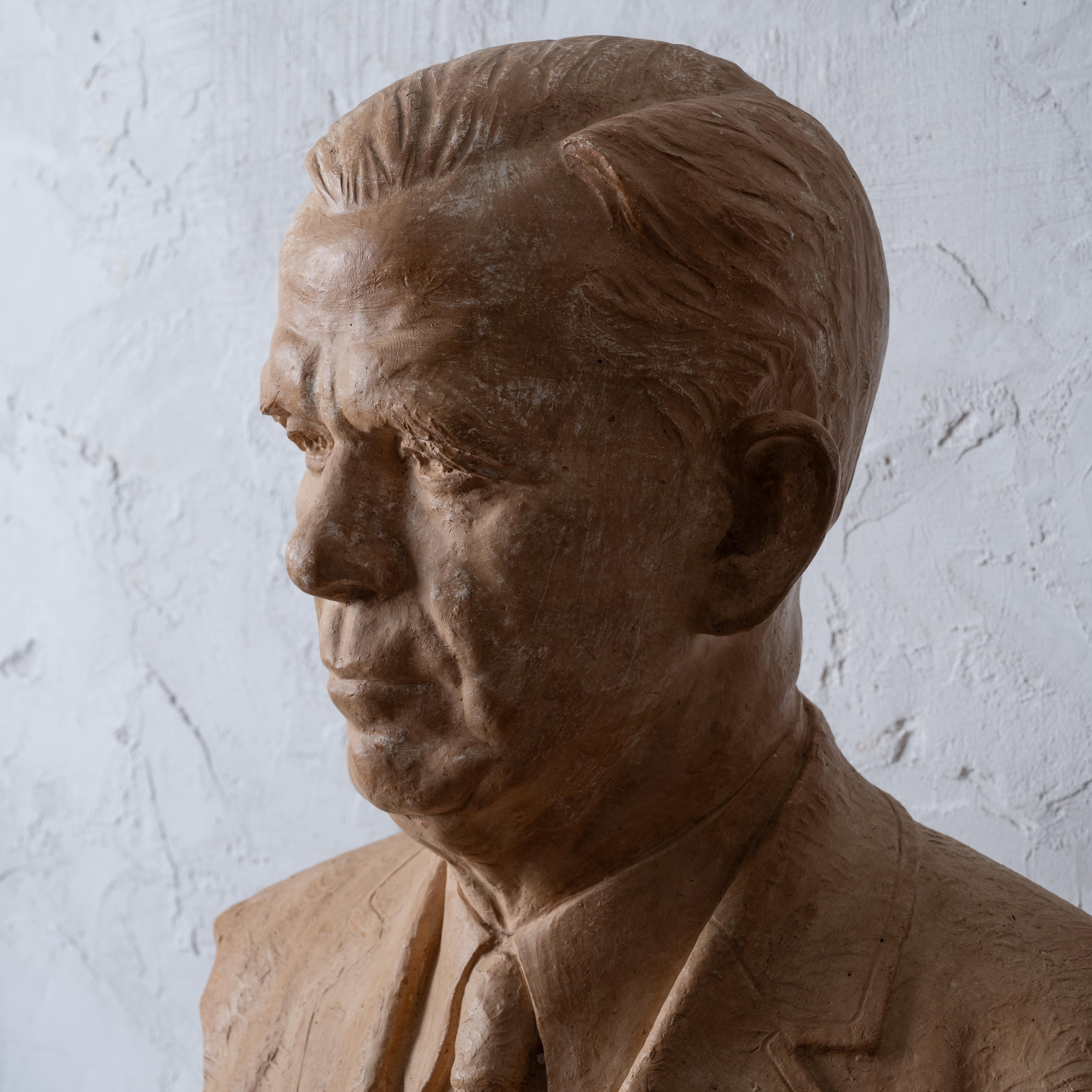 General George C. Marshall Plaster Bust by Rosario Russell Fiore In Good Condition For Sale In Savannah, GA
