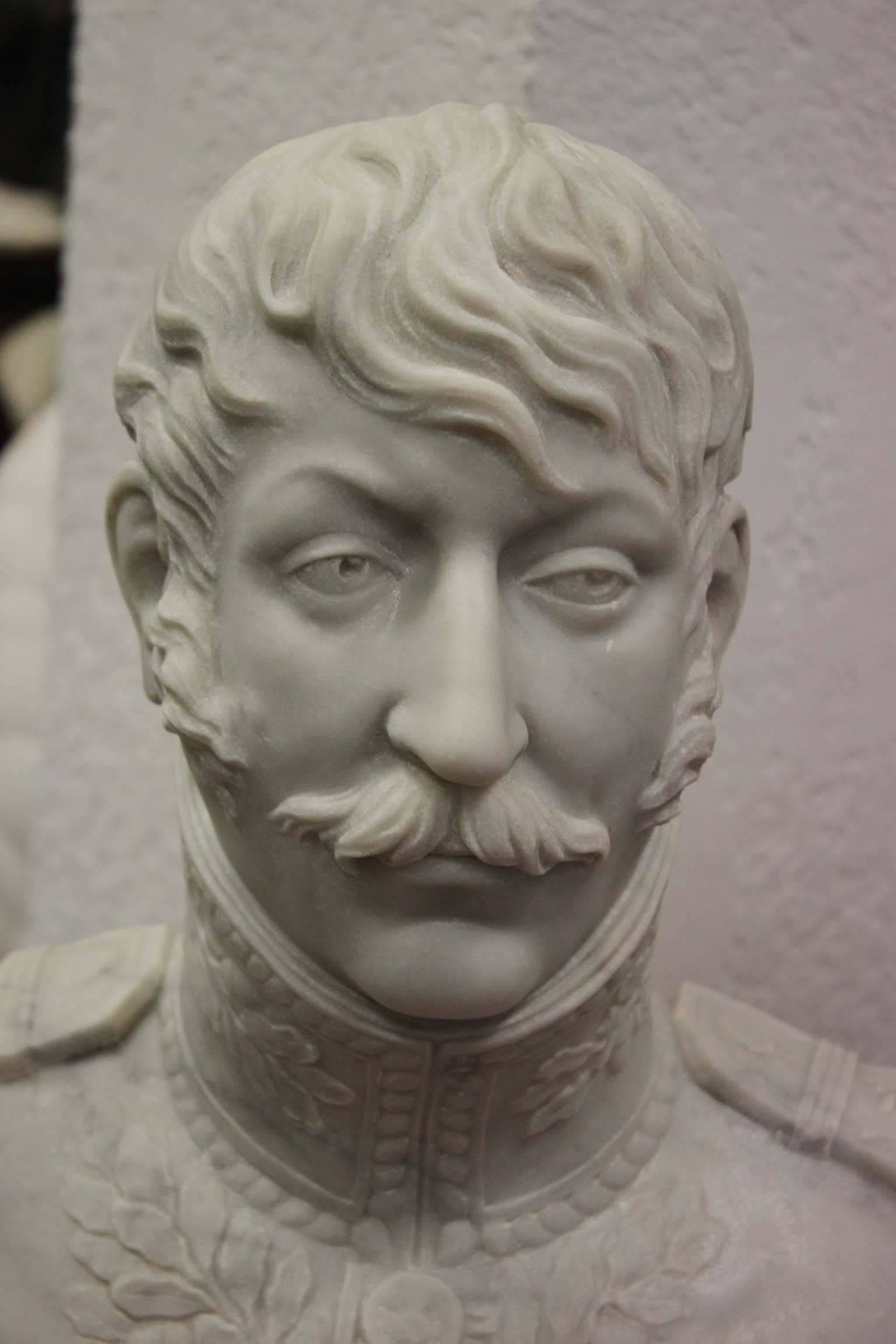 General of the Empire marble bust, Empire period, 19th century. In perfect condition.
Dimensions: Width 40cm, height 41cm, depth 21cm.