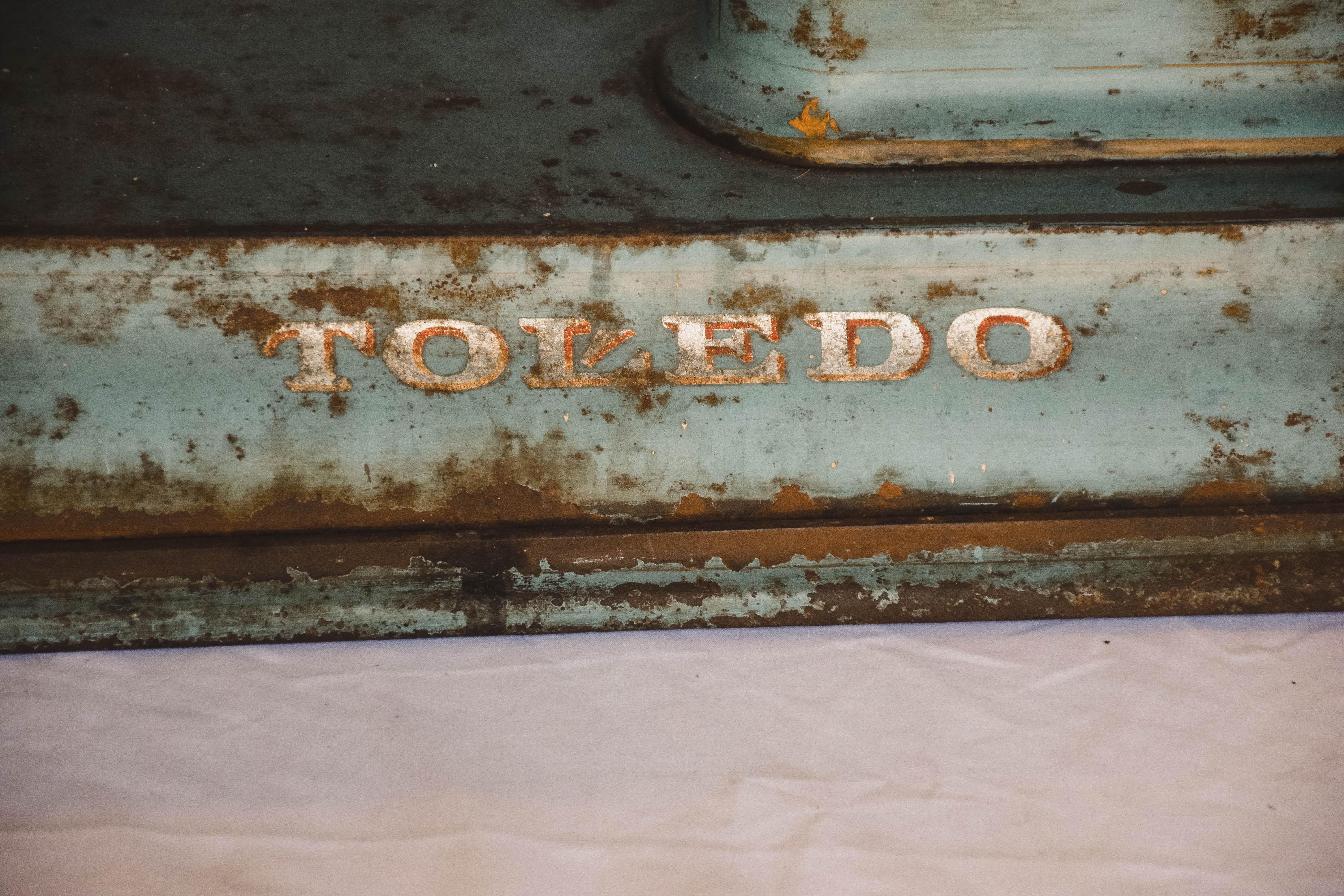General Store Toledo Scale In Good Condition In Houston, TX