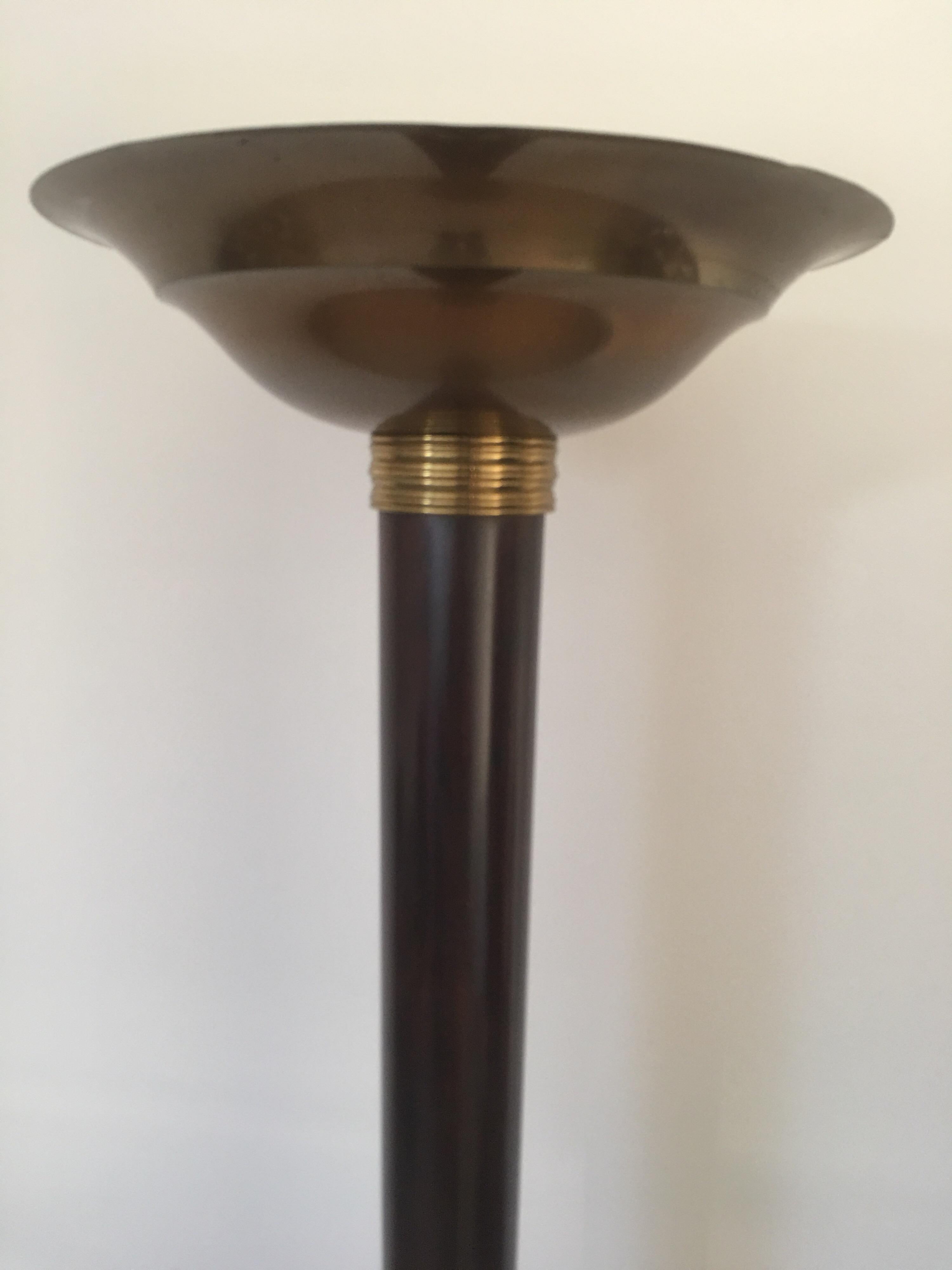 Genet et Michon Art Deco Floor Lamp in Wood and Brass, French, 1930s In Good Condition For Sale In Aix En Provence, FR
