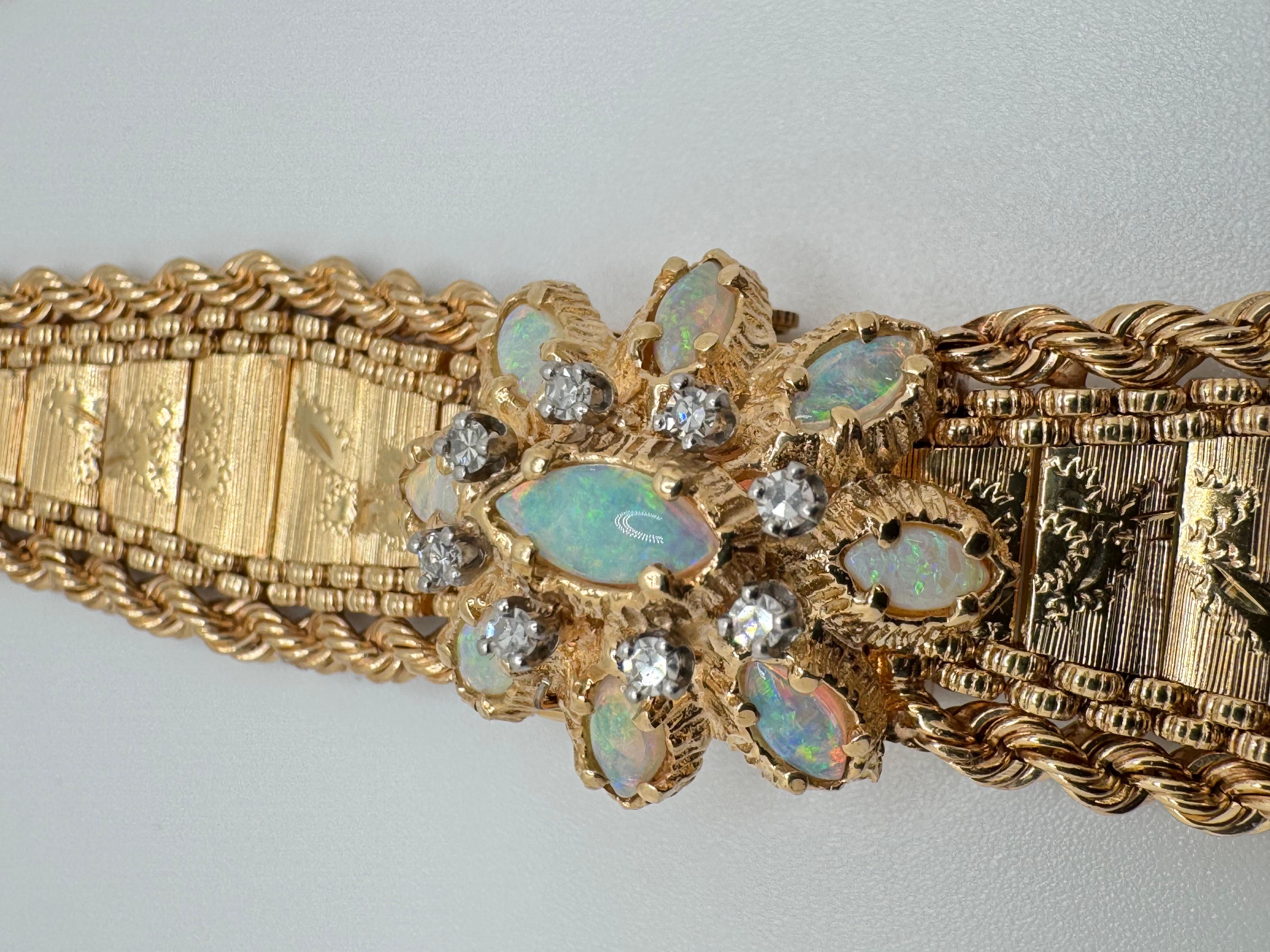 GENEVA 14K Gold Watch In Good Condition For Sale In Palm Desert, CA