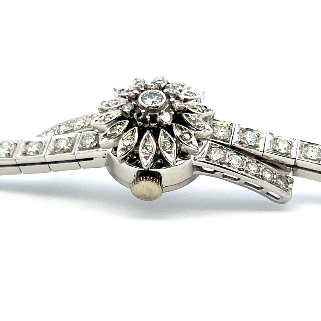 Geneve 3,60 Karat kreisförmiger Brillant Diamant 14K Weißgold Armbanduhr im Zustand „Gut“ im Angebot in New York, NY