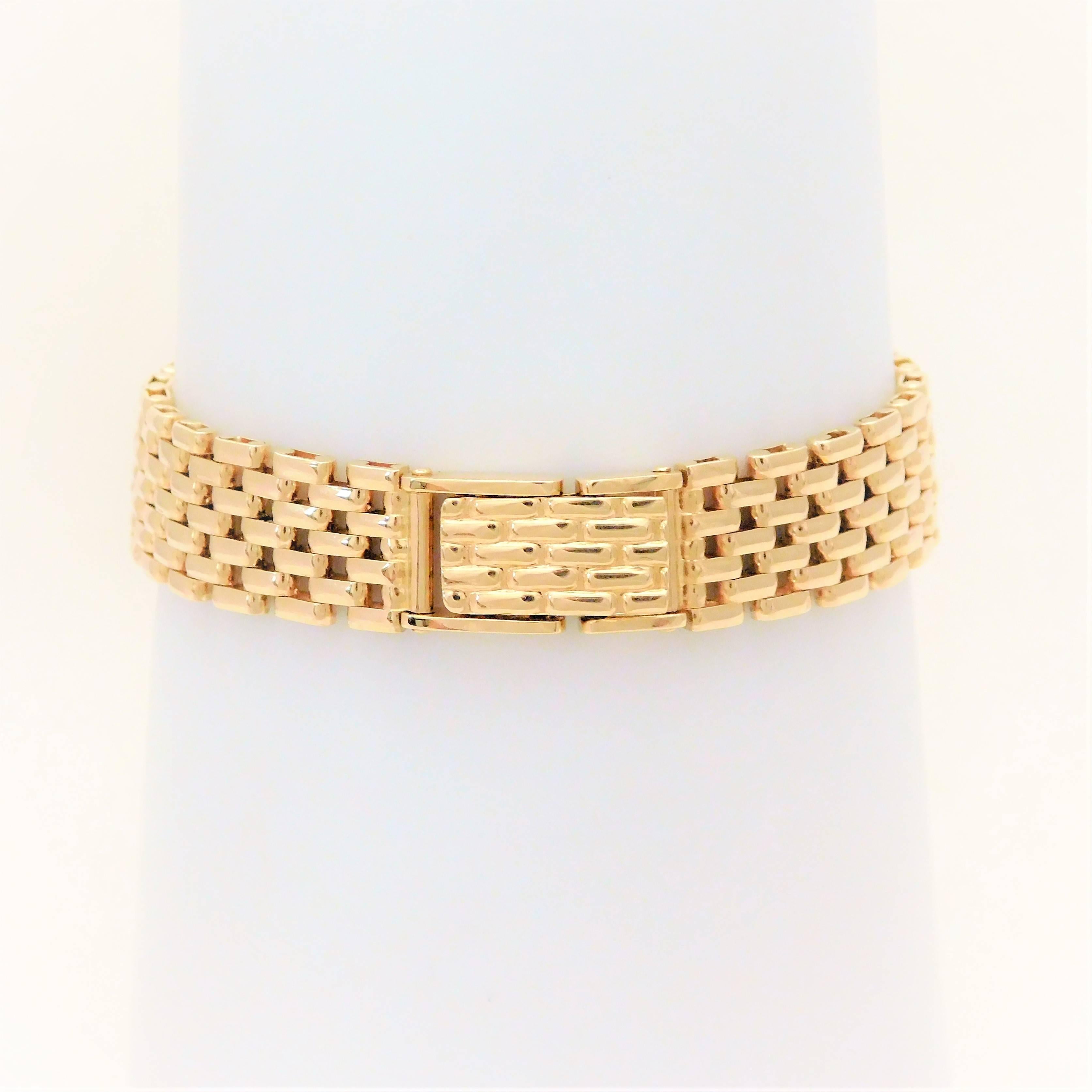 Geneve Ladies yellow Gold Vintage quartz Wristwatch, Circa 1970 In New Condition In Metairie, LA