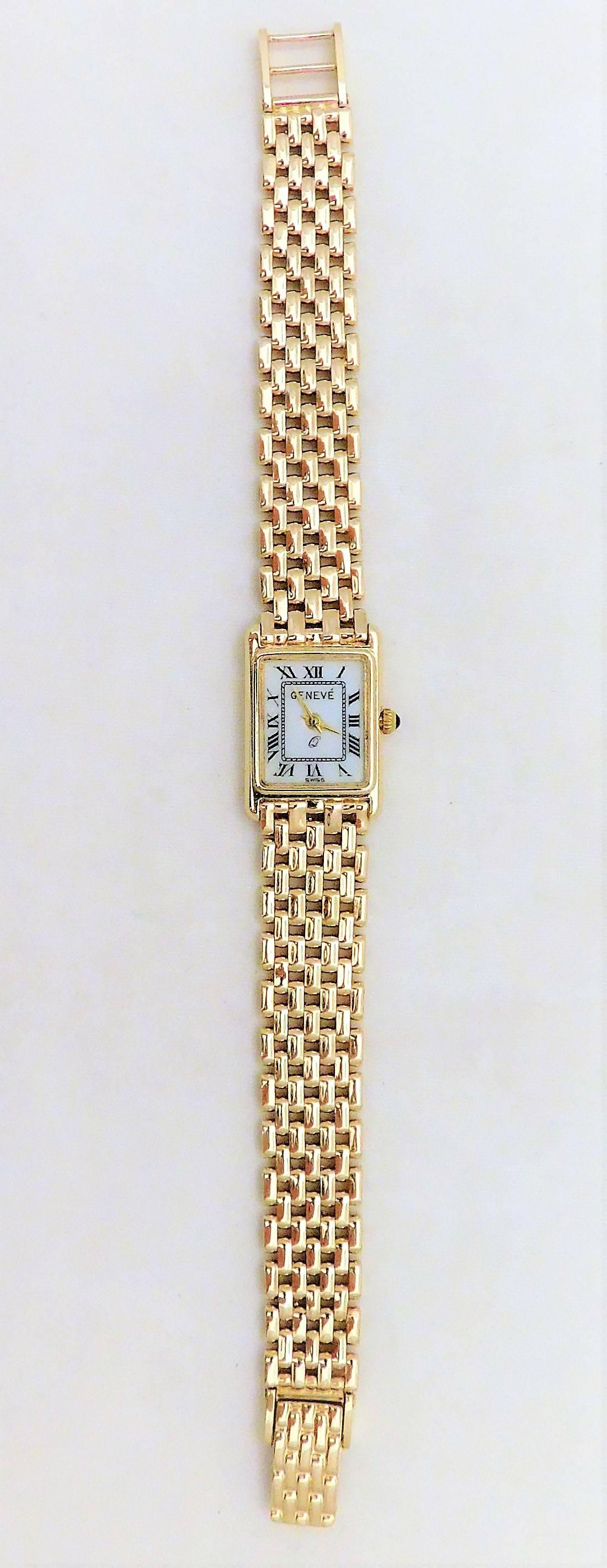Geneve Ladies yellow Gold Vintage quartz Wristwatch, Circa 1970 2