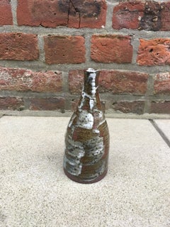 Kleine Sandsteinvase von Saint Amand de Puisaye von Geneviève Baptendier, signiert