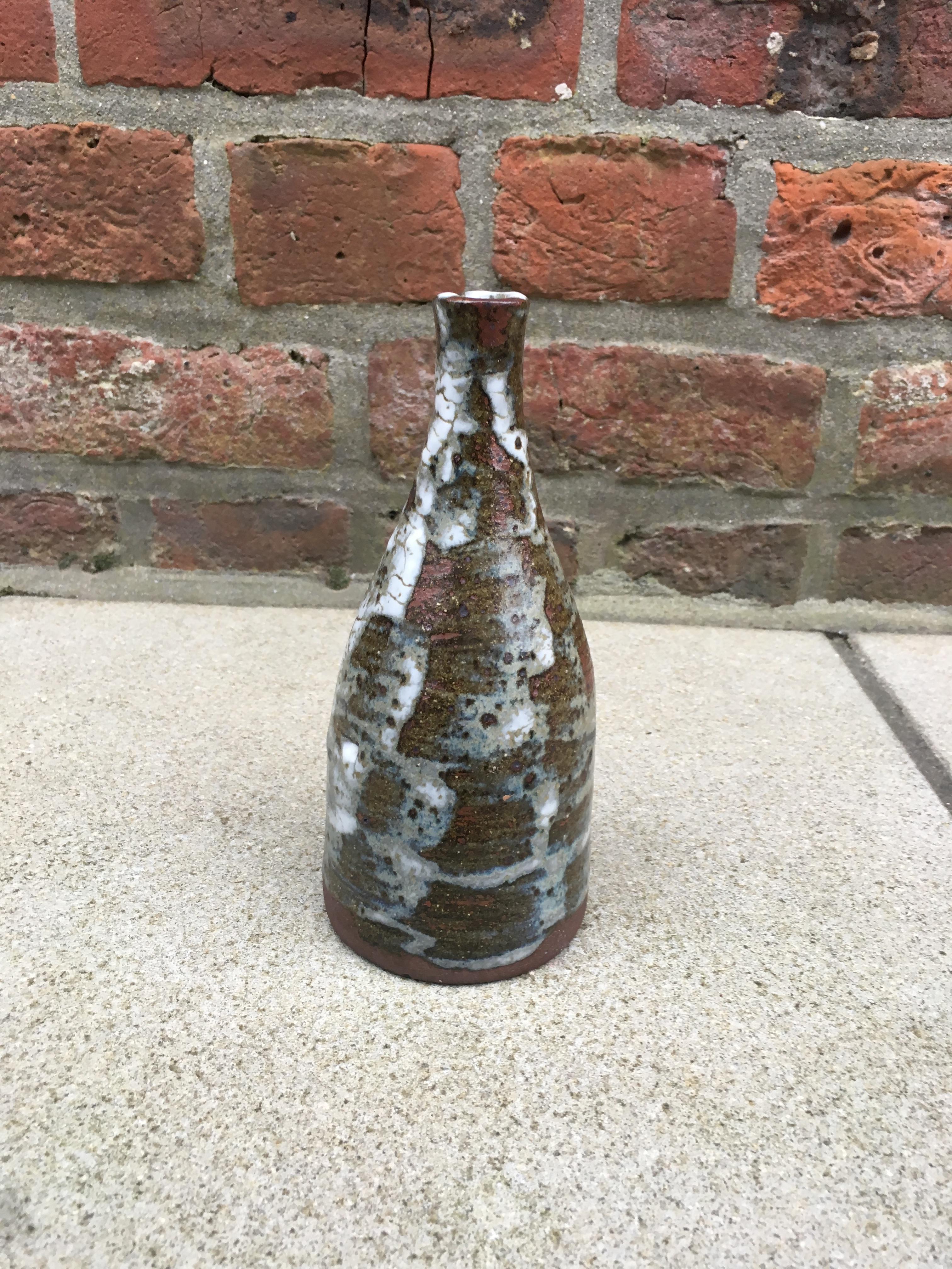 Français Geneviève Baptendier, petit vase en grès de Saint Amand de Puisaye, signé en vente