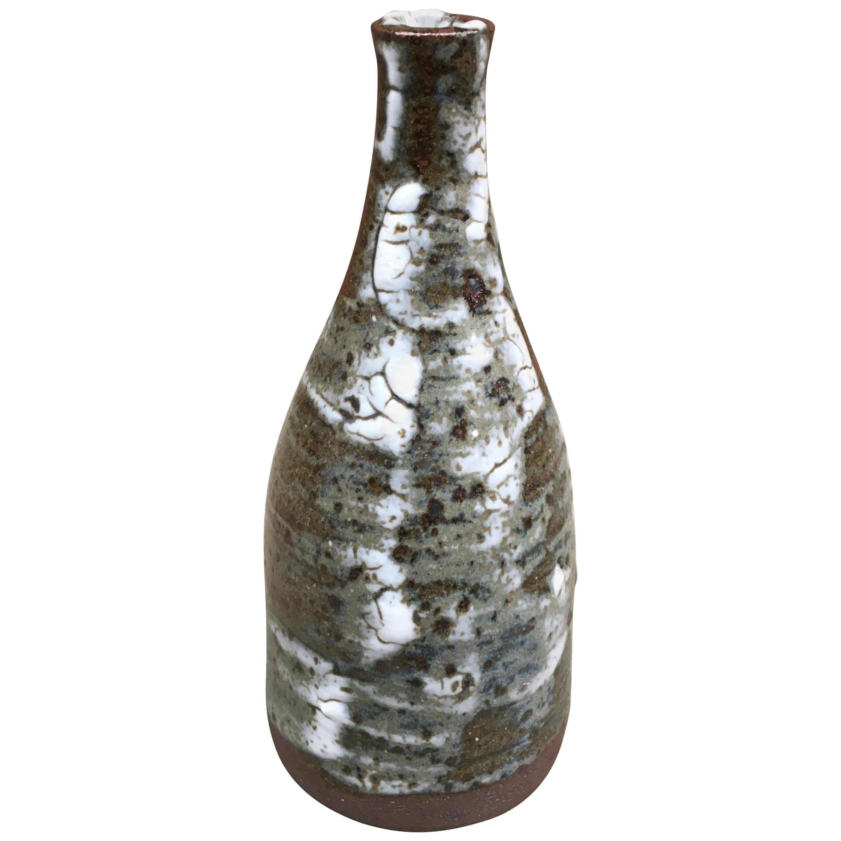 Geneviève Baptendier, petit vase en grès de Saint Amand de Puisaye, signé en vente